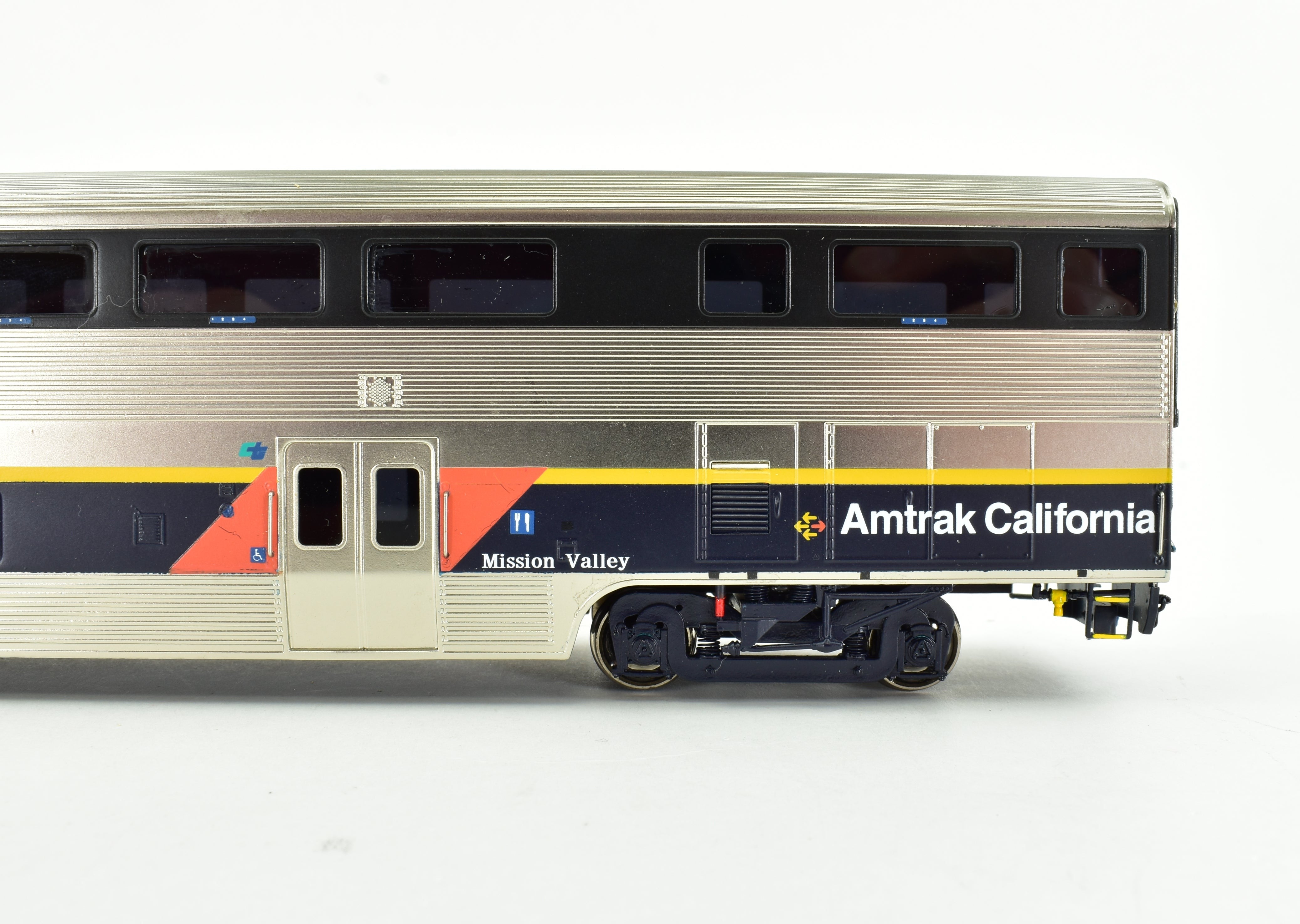 HO Scale Brass Amtrak California Dining Car Model by Overland Models, Inc.