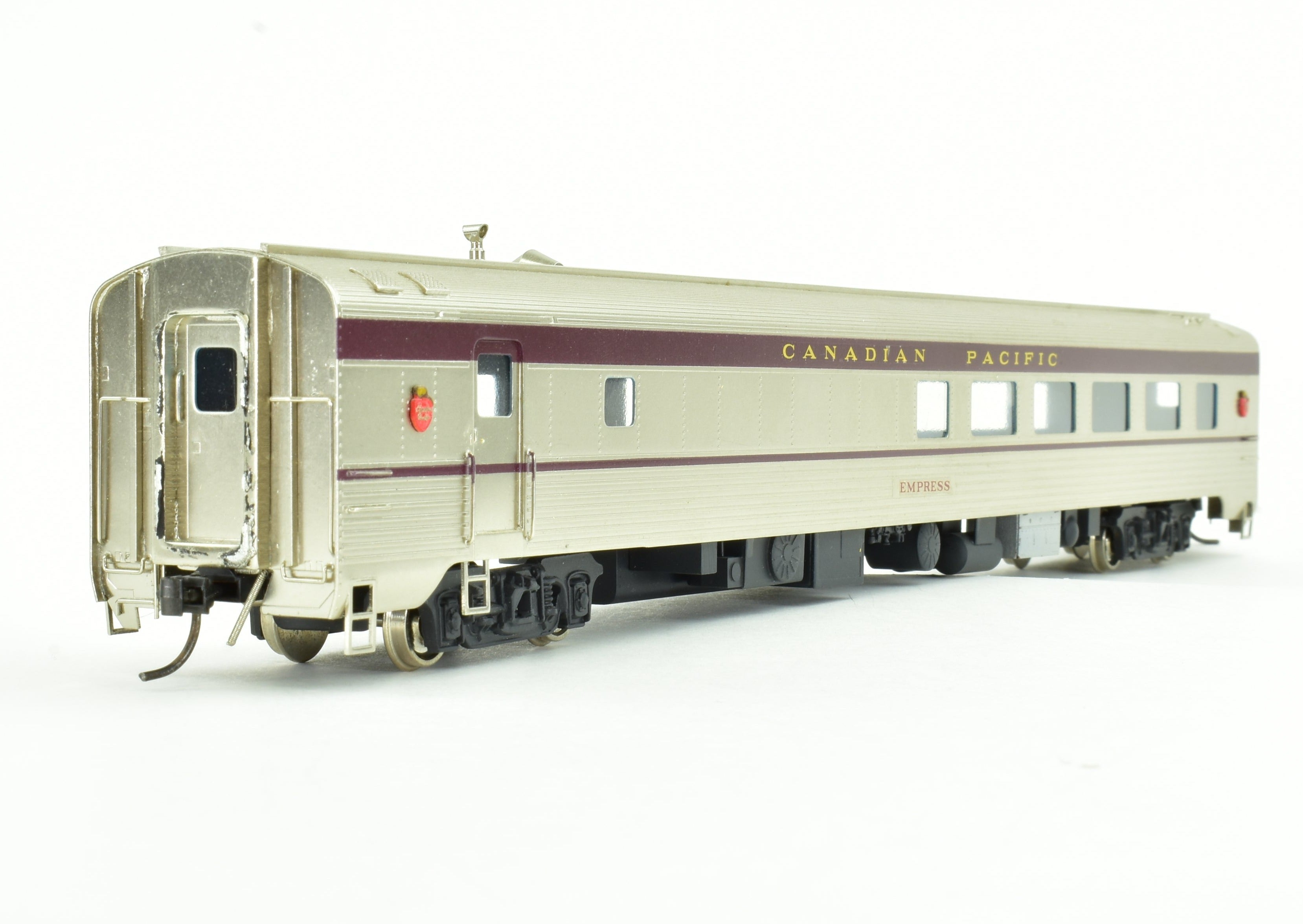 High - Quality HO Scale Brass S. Soho & Co. Canadian Pacific Railroad Empress Lightweight Dining Car with Custom Finishing