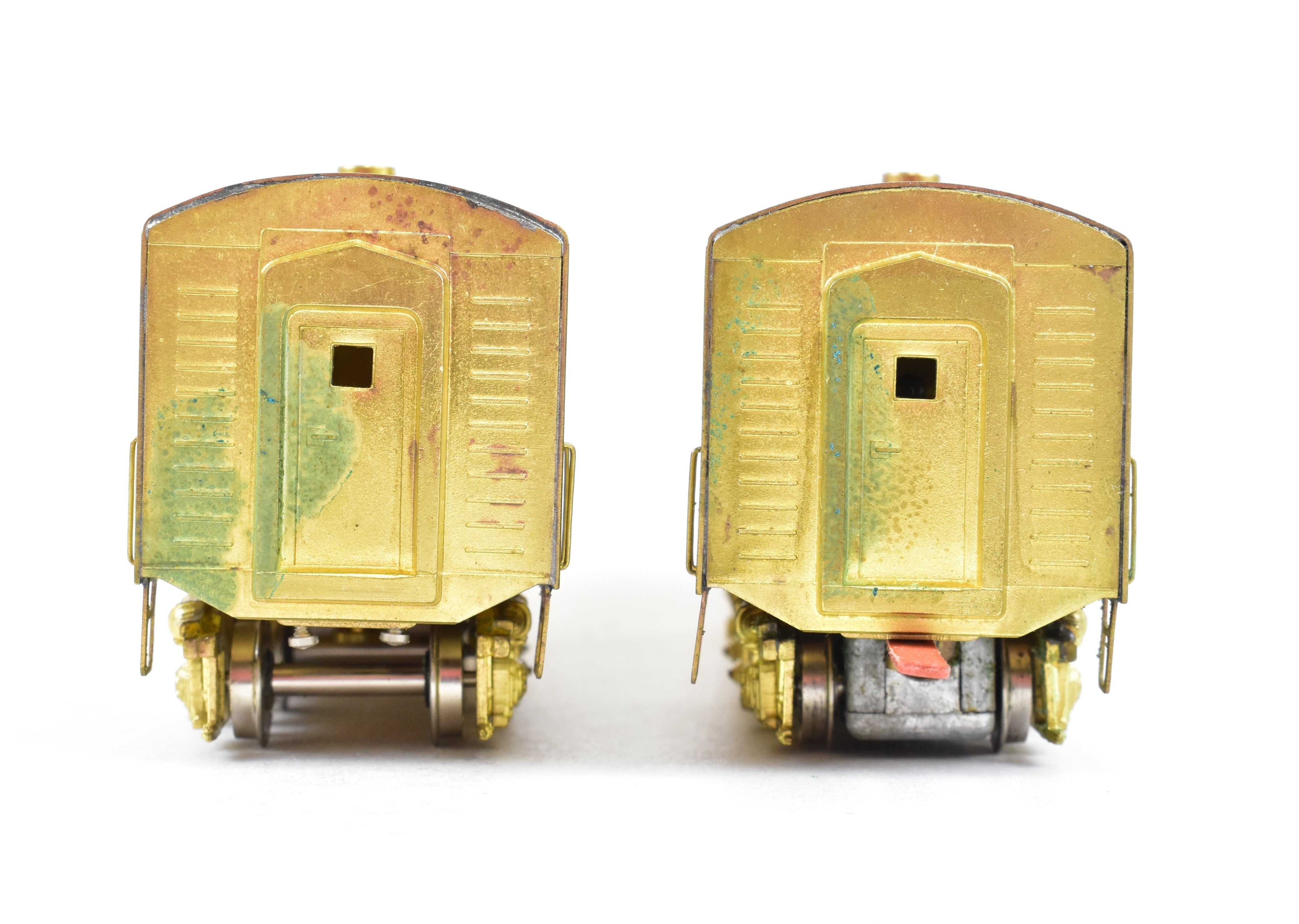 HO Scale Brass Hallmark Model Railroad Set - Various Roads EMC E - 1 A/B Set, Powered A Unit and Unpowered B Unit
