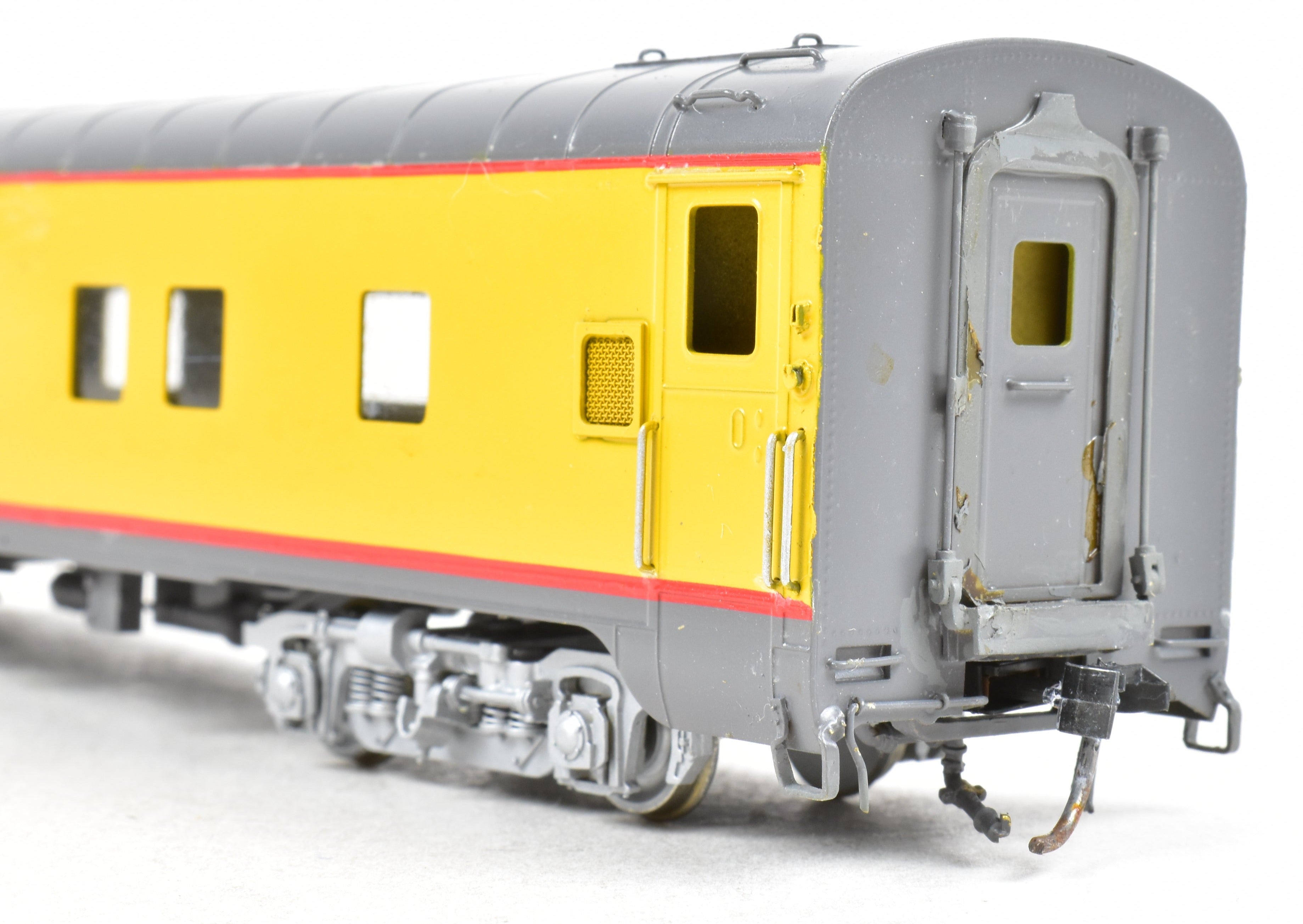 High - Quality HO Scale Brass Model Train Sleeper by Wasatch Model Co., ATSF - Santa Fe Valley Design Painted as UP - Union Pacific American Series Sleeper