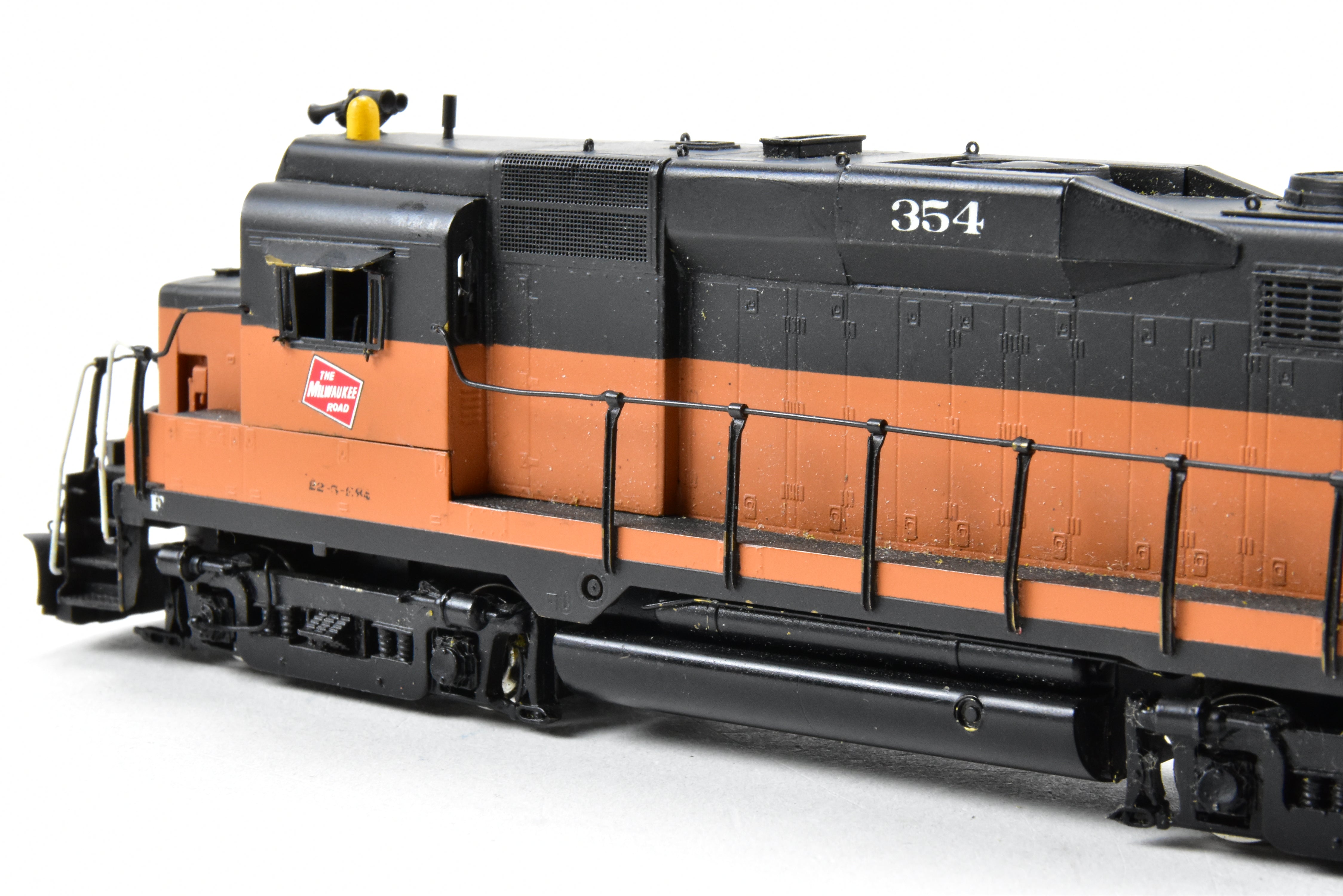 HO Scale Brass Oriental Limited Milwaukee Road EMD GP30 PH II 2250HP Model #354