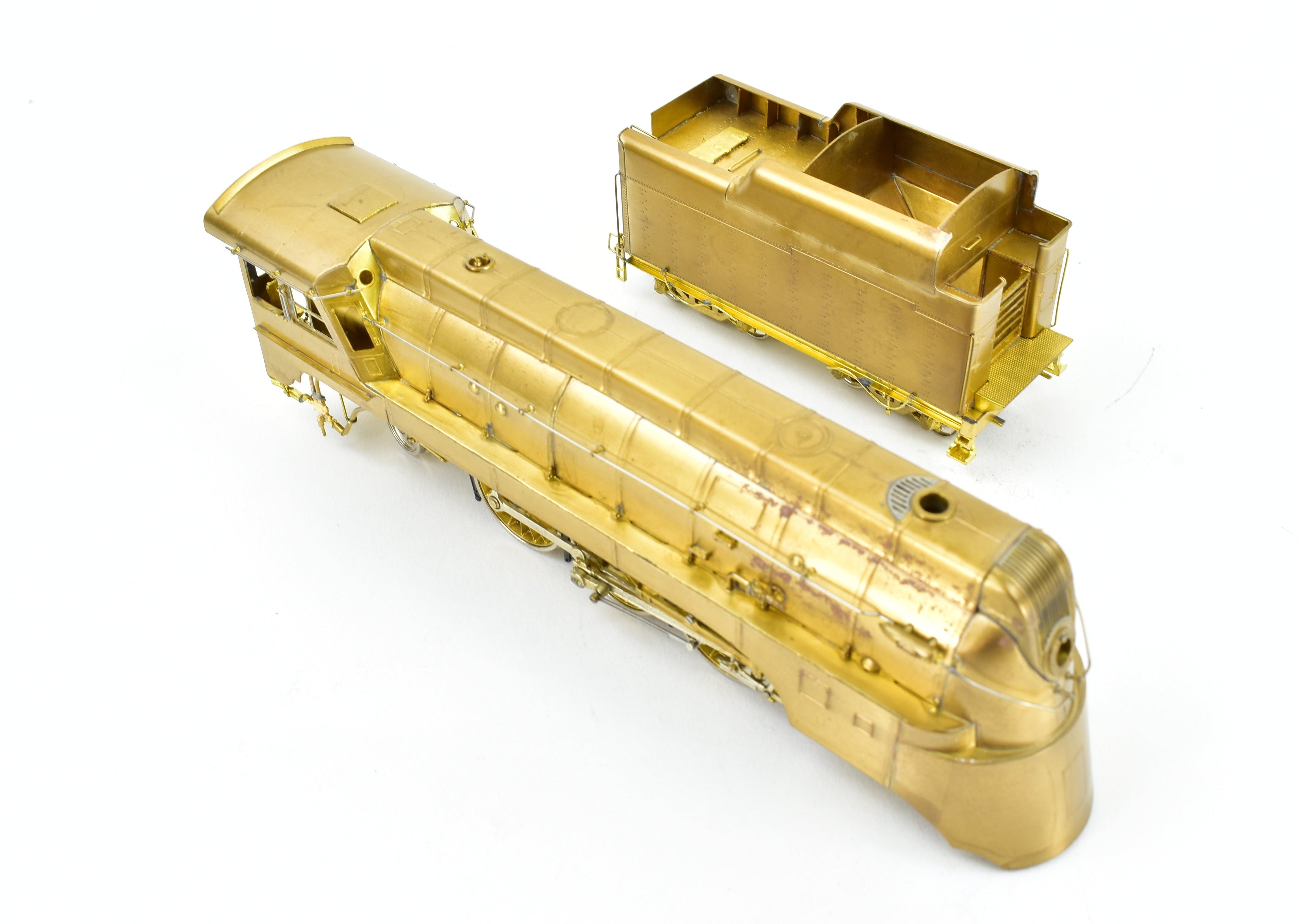 HO Scale Brass Model Train - Overland Models, Inc. MILW - Milwaukee Road 4-6-2 Pacific #151 Streamlined Chippawa, a Collectible Railroad Locomotive Model