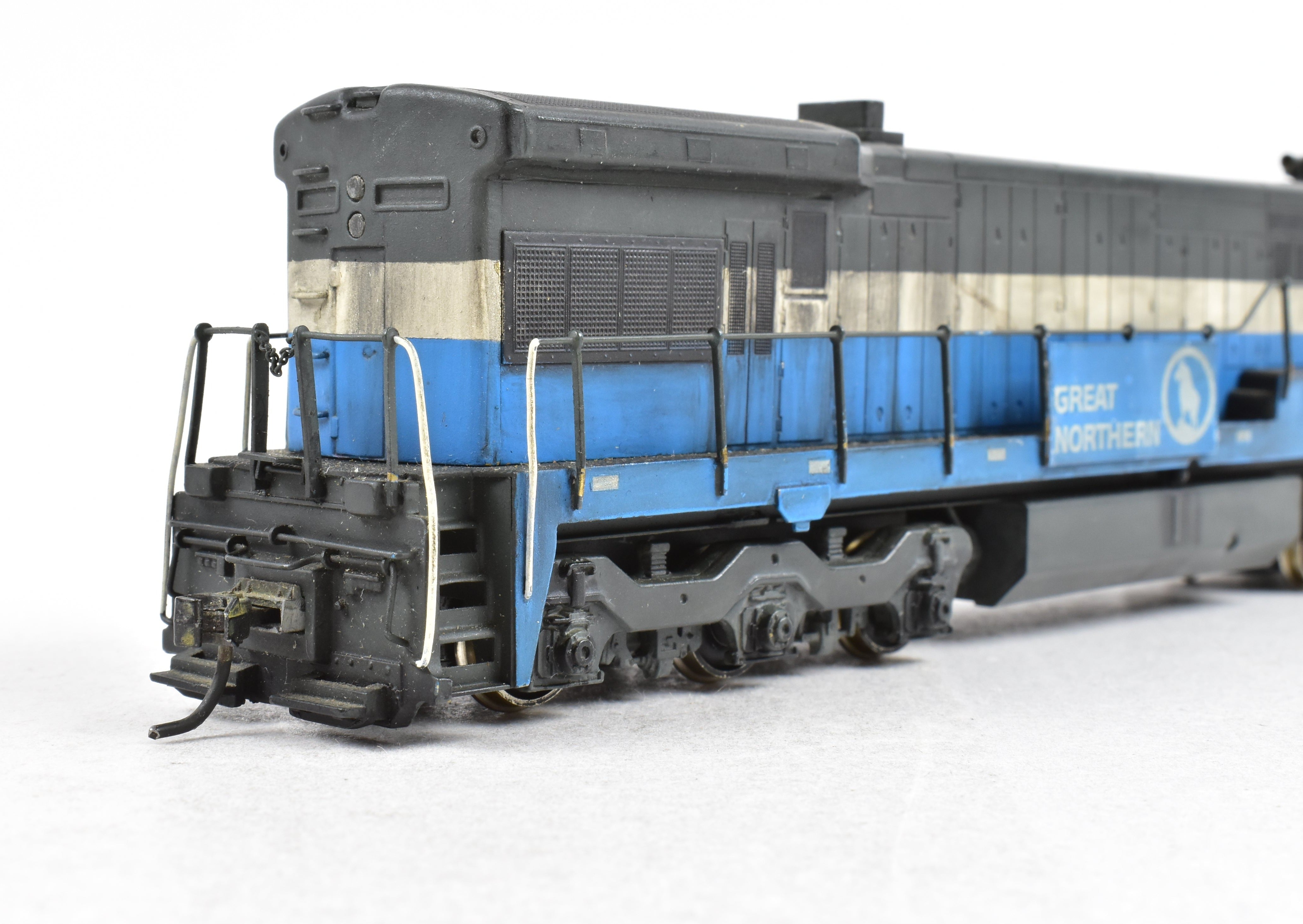 HO Scale Brass ALCO Model - Great Northern General Electric U - 33C Diesel Locomotive, CP No. 2533