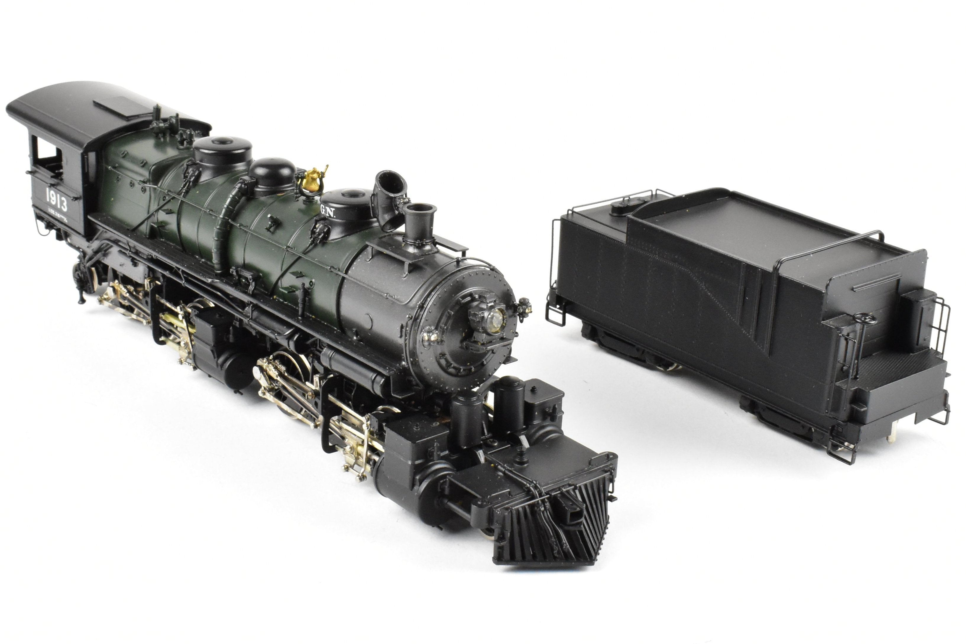 HO Scale Brass Model Train - Tenshodo Great Northern 2-6-6-2 Class L-1 Factory Painted Locomotive #1913 with Crown Design