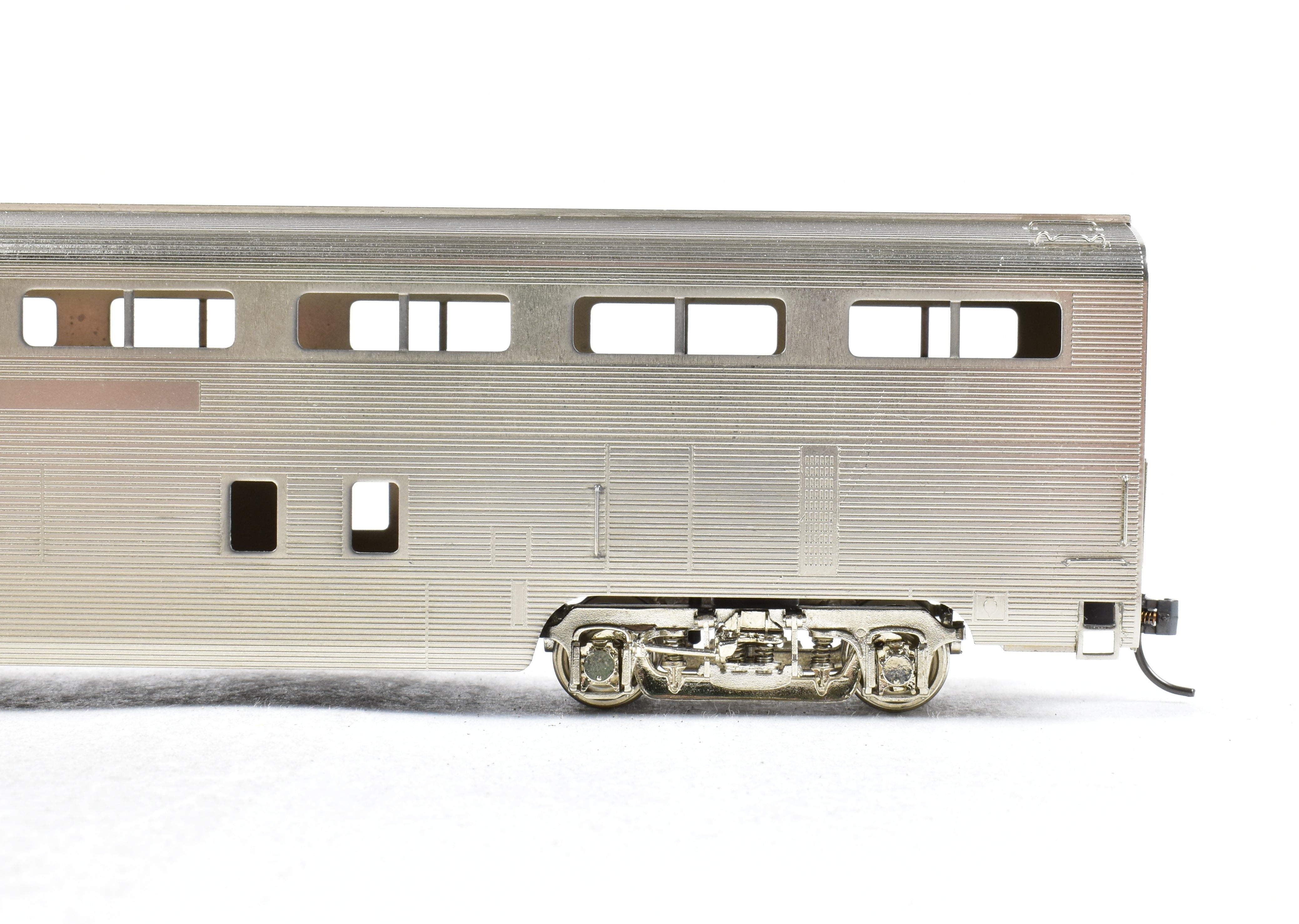 HO Scale Brass Hallmark Models ATSF - Santa Fe High - Level Transition Chair Car of the 528 Series for Model Railroading