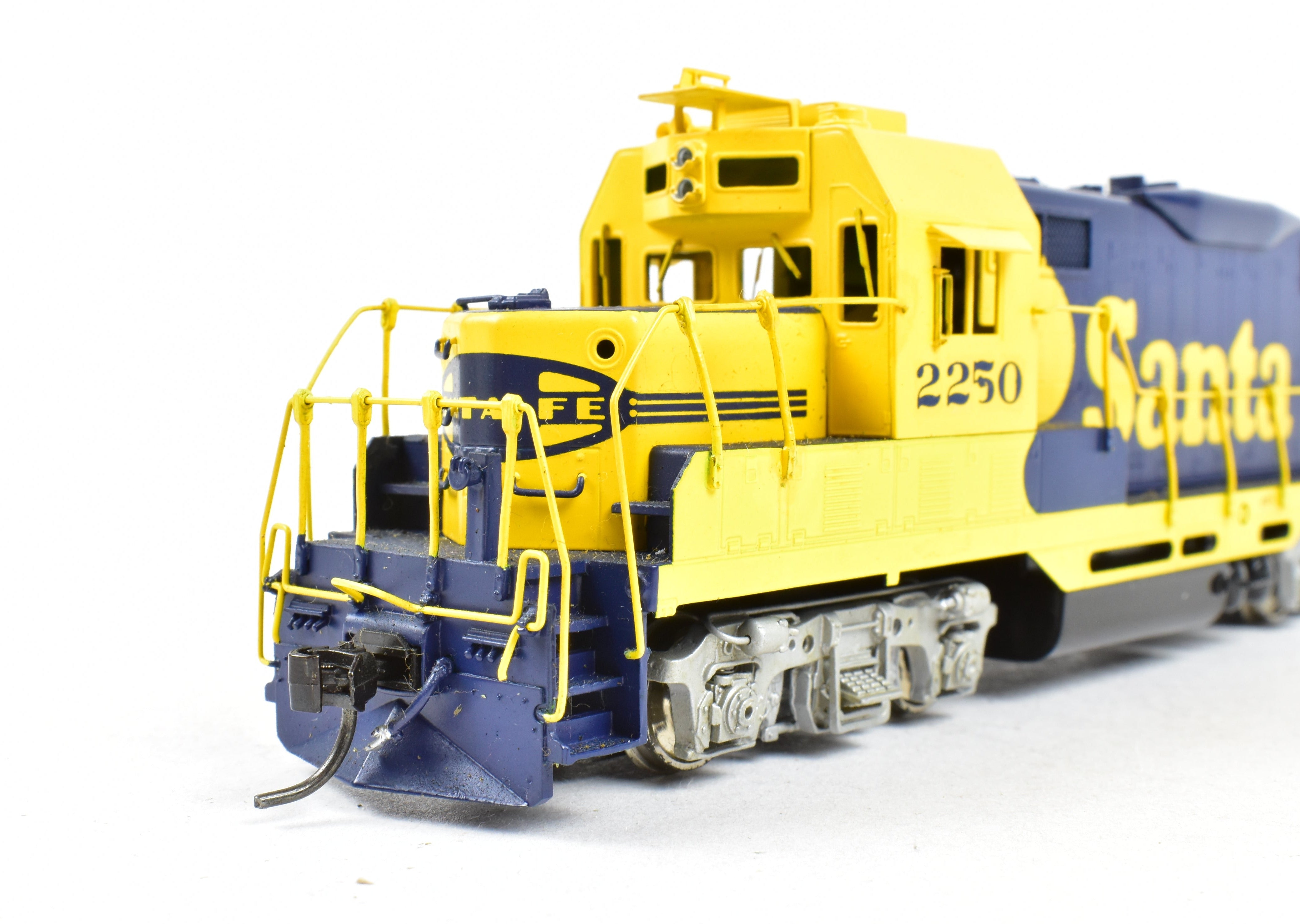 HO Scale Brass Hallmark Model ATSF - Santa Fe EMD GP - 7R Custom - Painted Railroad Locomotive Model