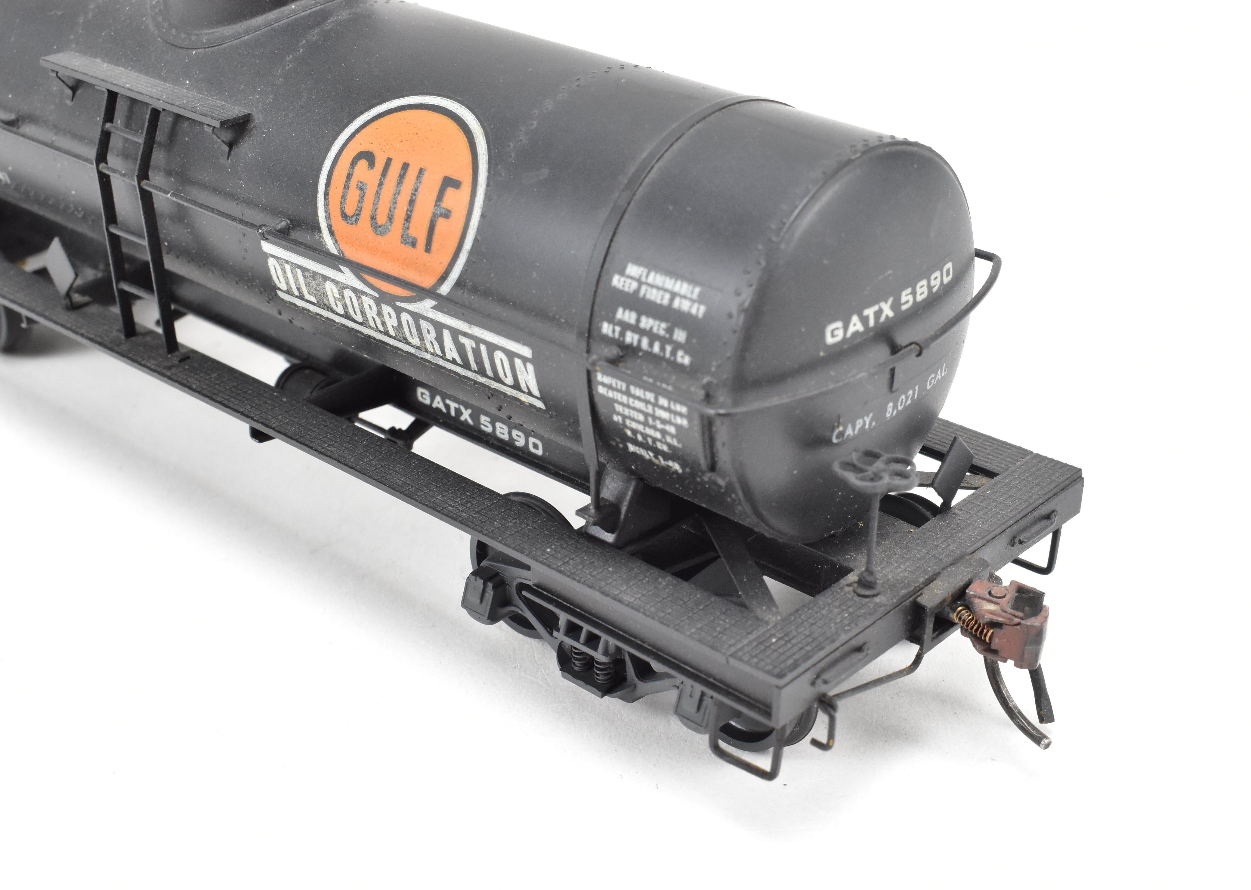 O Scale Model Train - Brass U.S. Hobbies GATX General American 8,000 Gallon Single - Dome Tank Car for Canadian Pacific (CP), Custom - Painted Gulf Oil Corporation Style (GATX 5890), Without Original Box