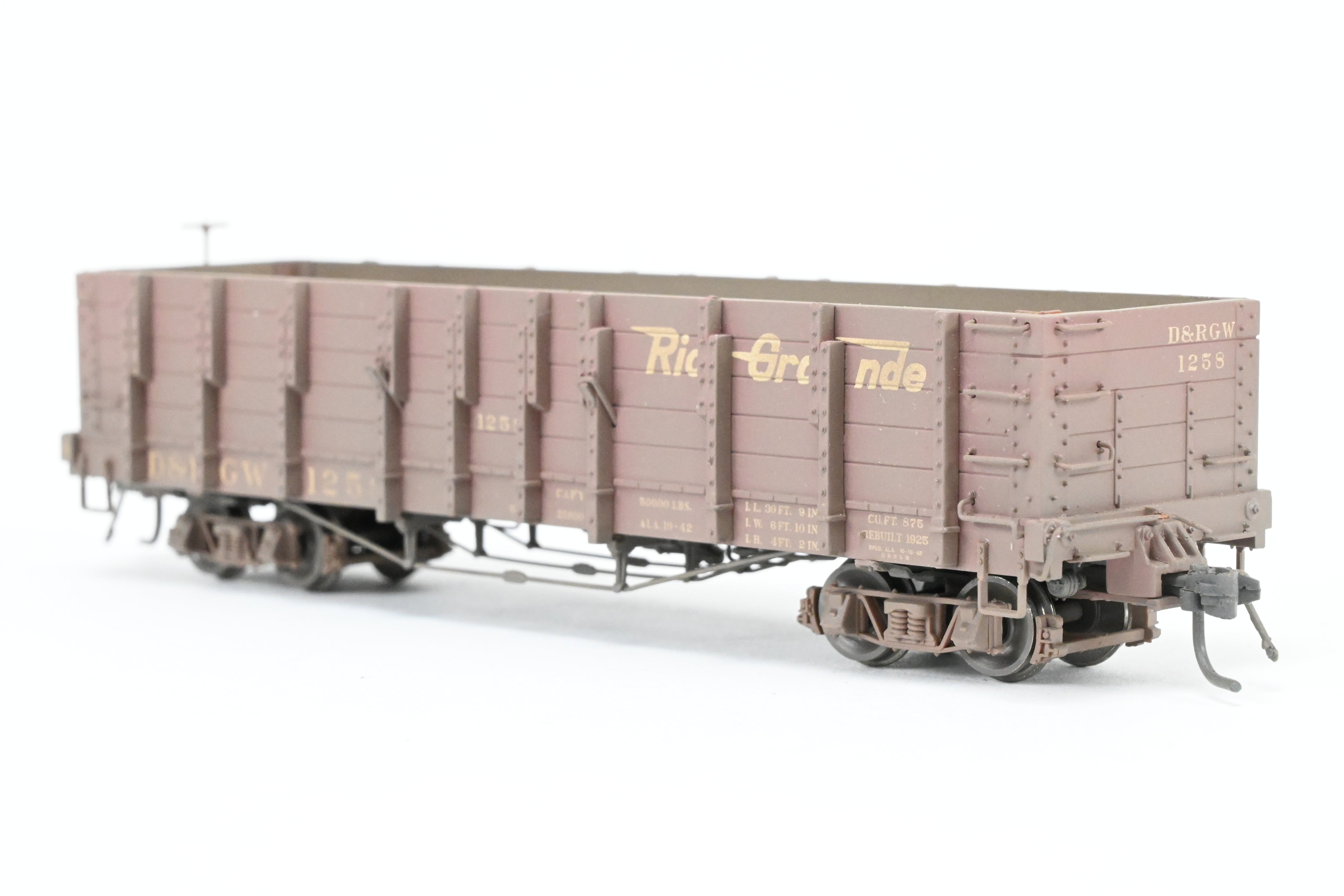 HOn3 Scale Blackstone Models Denver & Rio Grande Western High Side Gondola Model - Flying Grande Herald No. 1258, Weathered Finish