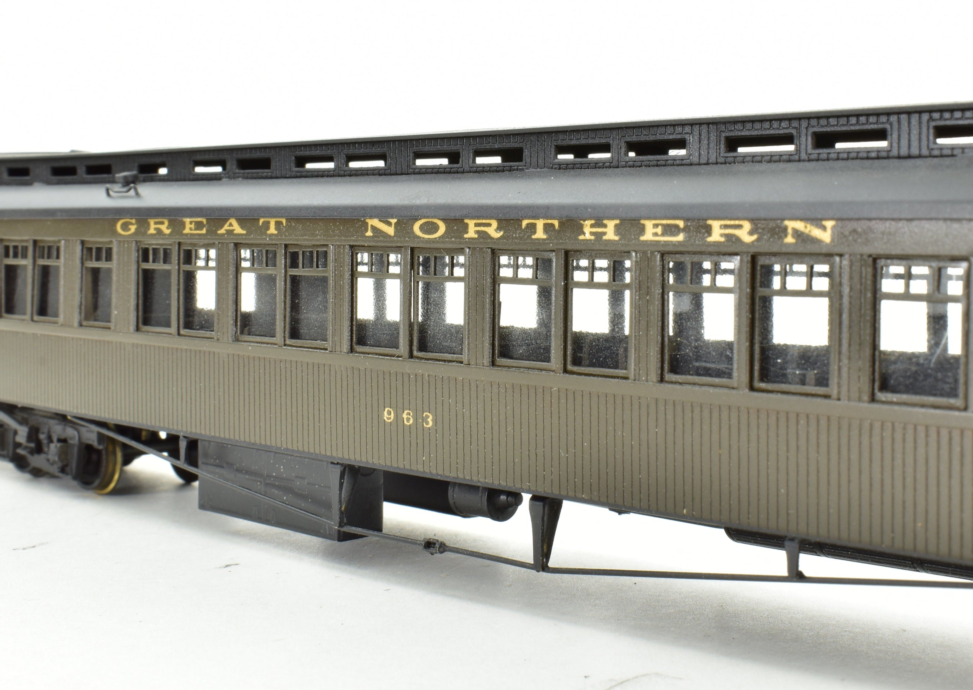 HO Scale Brass PFM Van Hobbies Canadian Pacific Railway Kettle Valley Wood Passenger Sleeper Model with Painted GN Finish and No Original Box