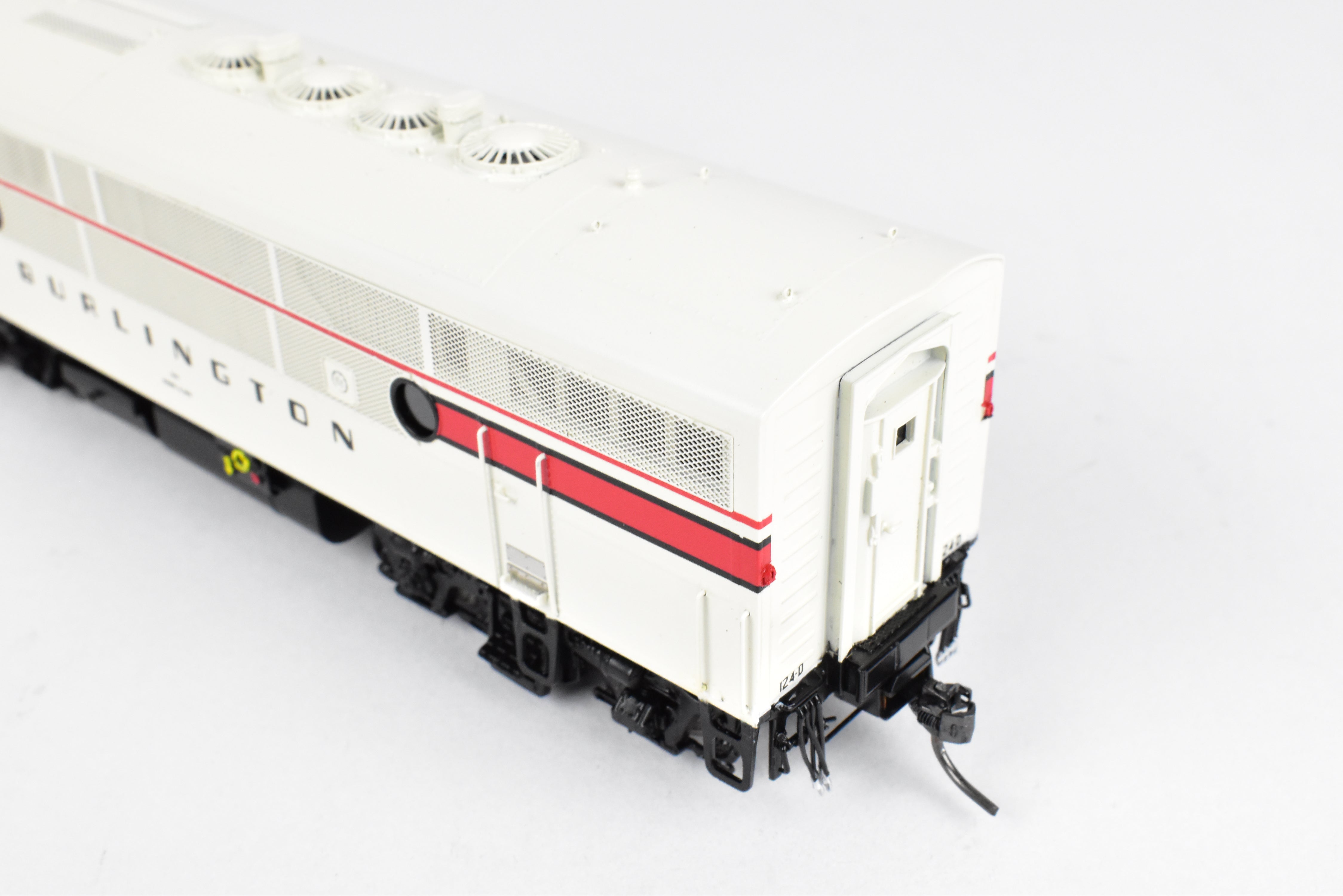 HO Scale Brass DVP Division Point EMD F3 A/A Set Factory Painted 122 - A/124 - D