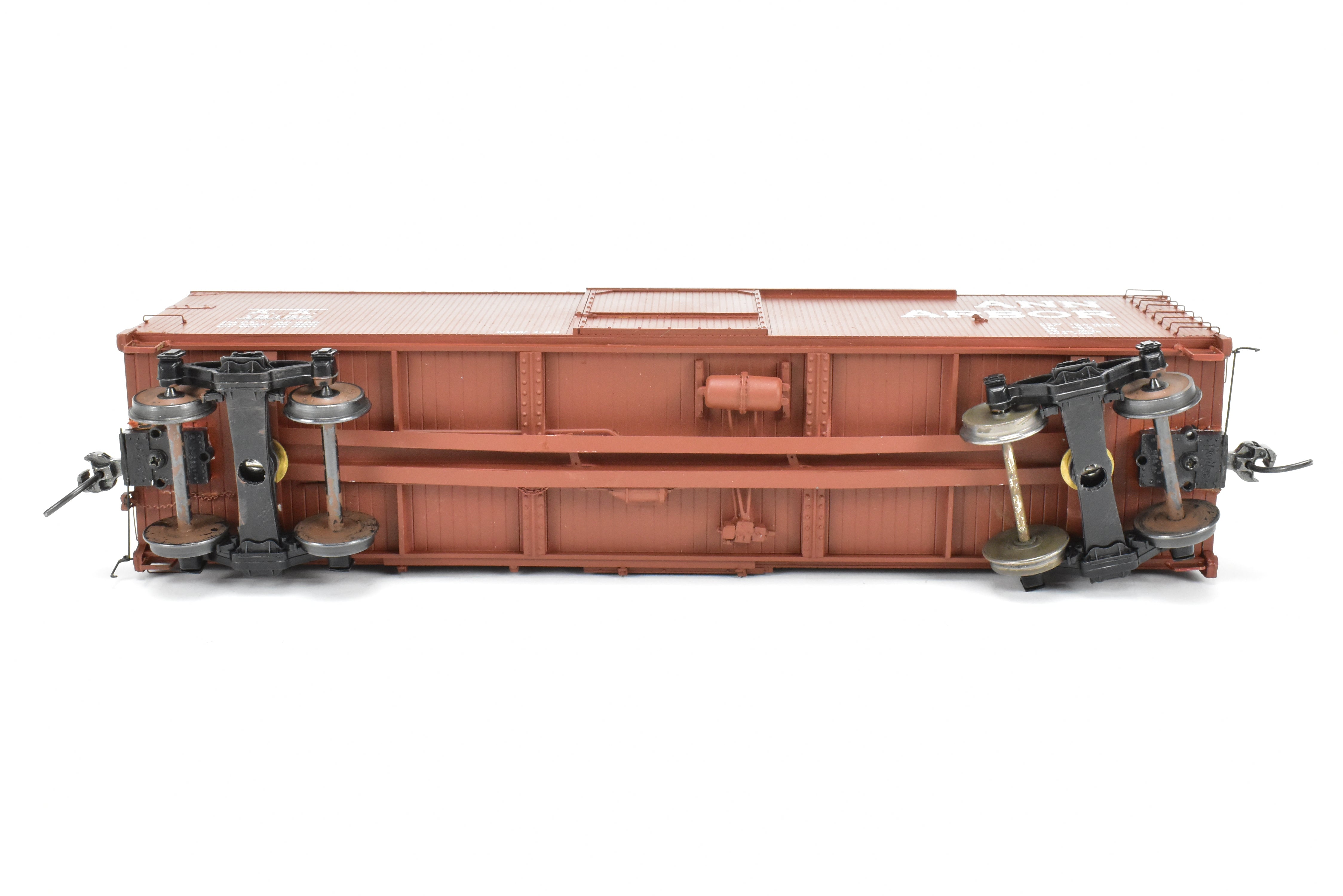 O Scale Model Train Collectible: Rails Unlimited Ann Arbor Custom-Built and Painted 40' USRA Double Sheath Boxcar