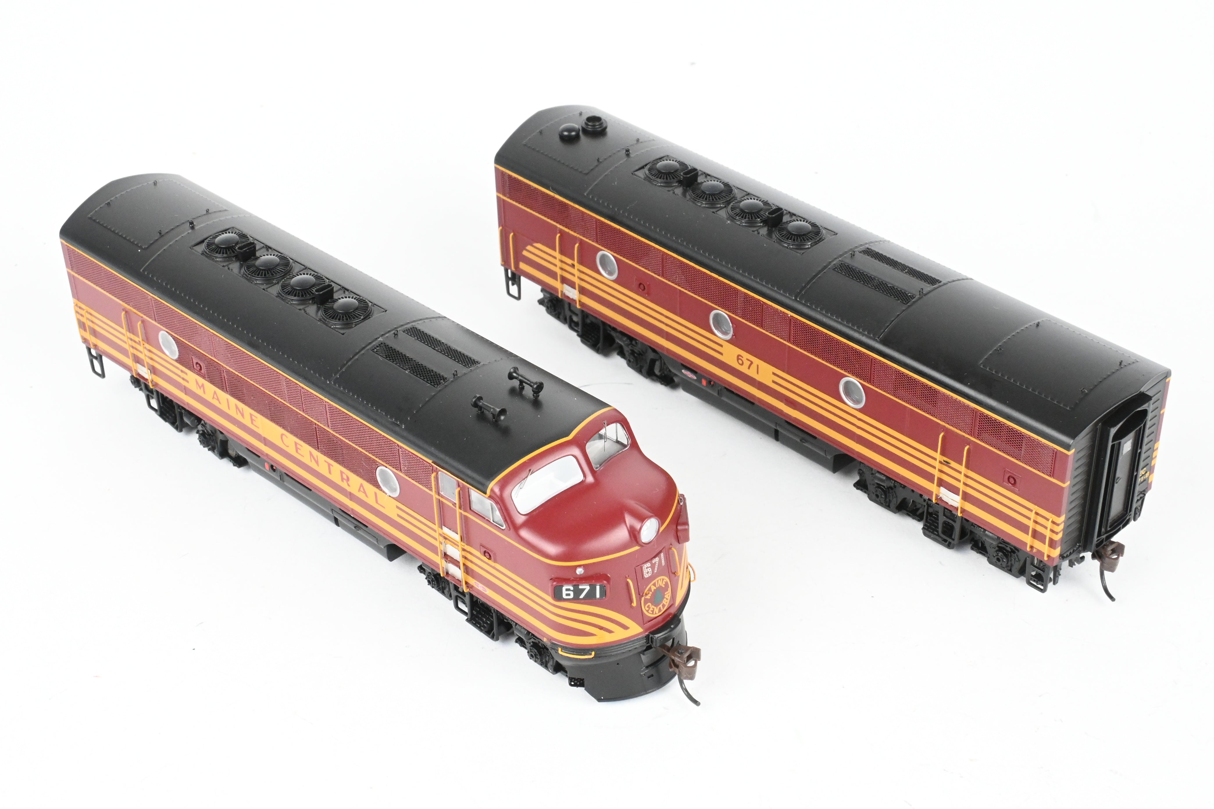 Athearn Genesis B&M Boston & Maine EMD F3-A/B Phase II Mint Passenger Set