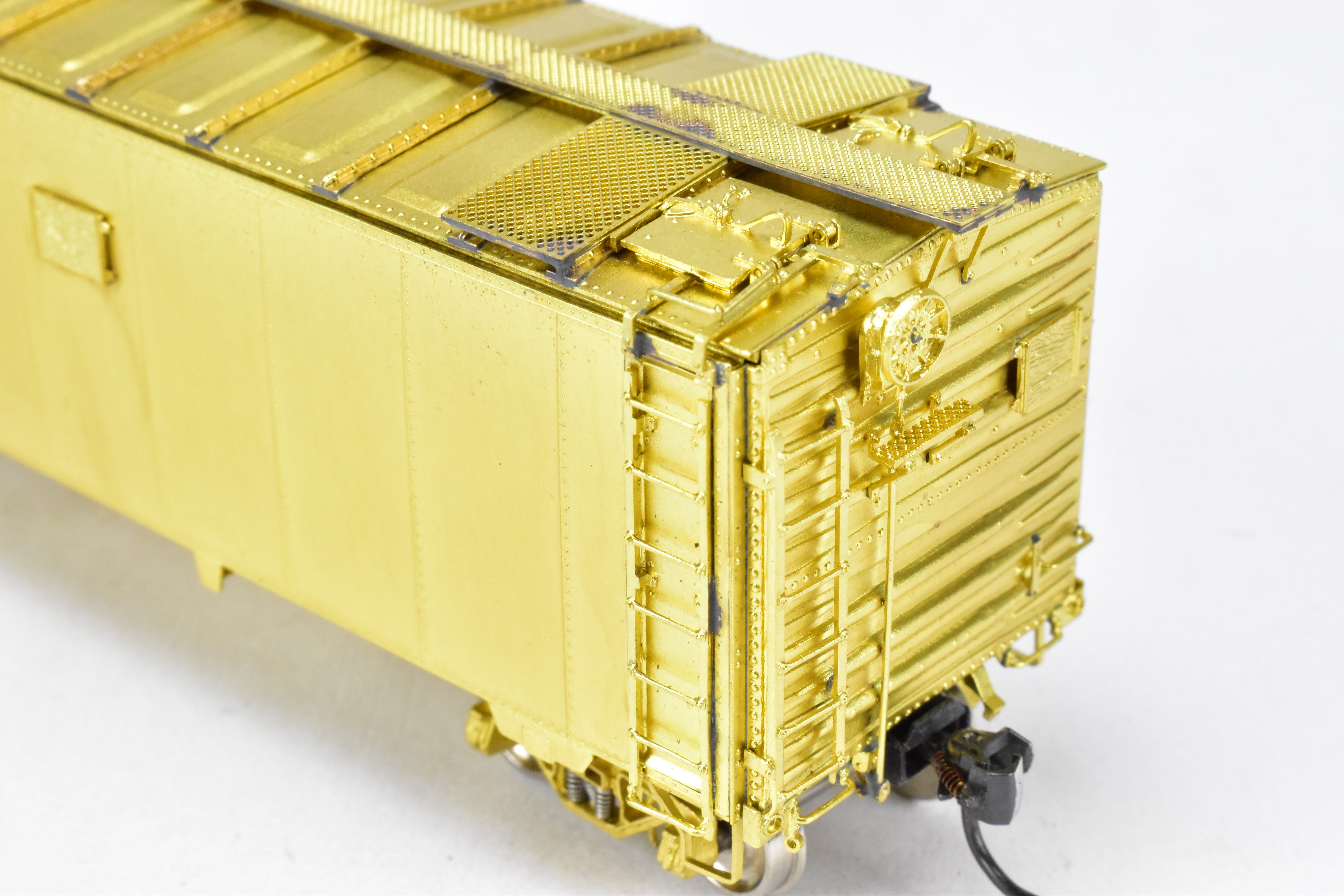 HO Scale Brass Model of ATSF - Santa Fe SFRD RR - 42 Class 50 - Foot Ice Bunker Steel Refrigerator Car by Overland Models, Inc. (OMI)