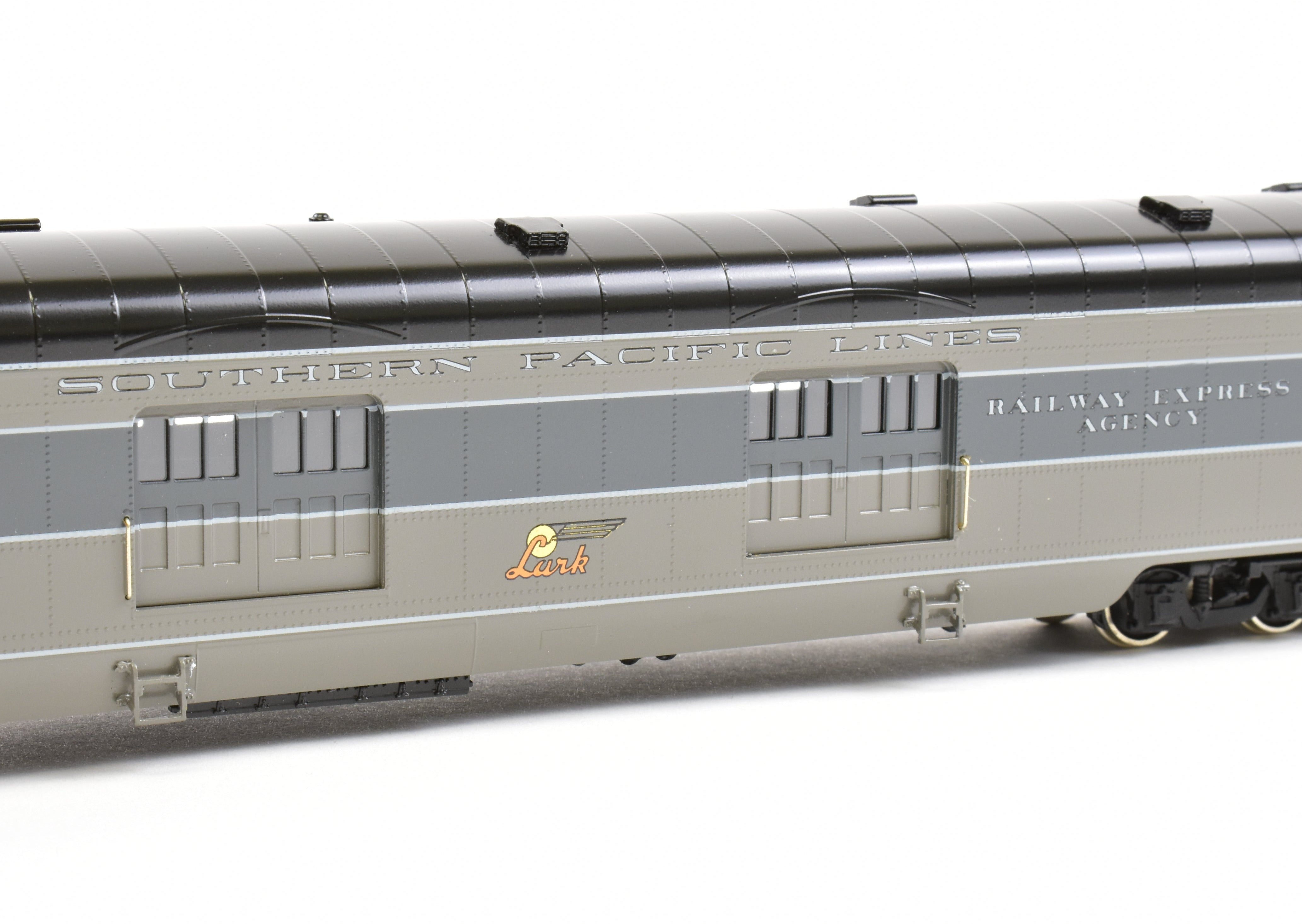 HO Scale Brass Model Train Set - Challenger Imports SP Southern Pacific 1941 Lark 9 - Car Collection Featuring Various Car Types