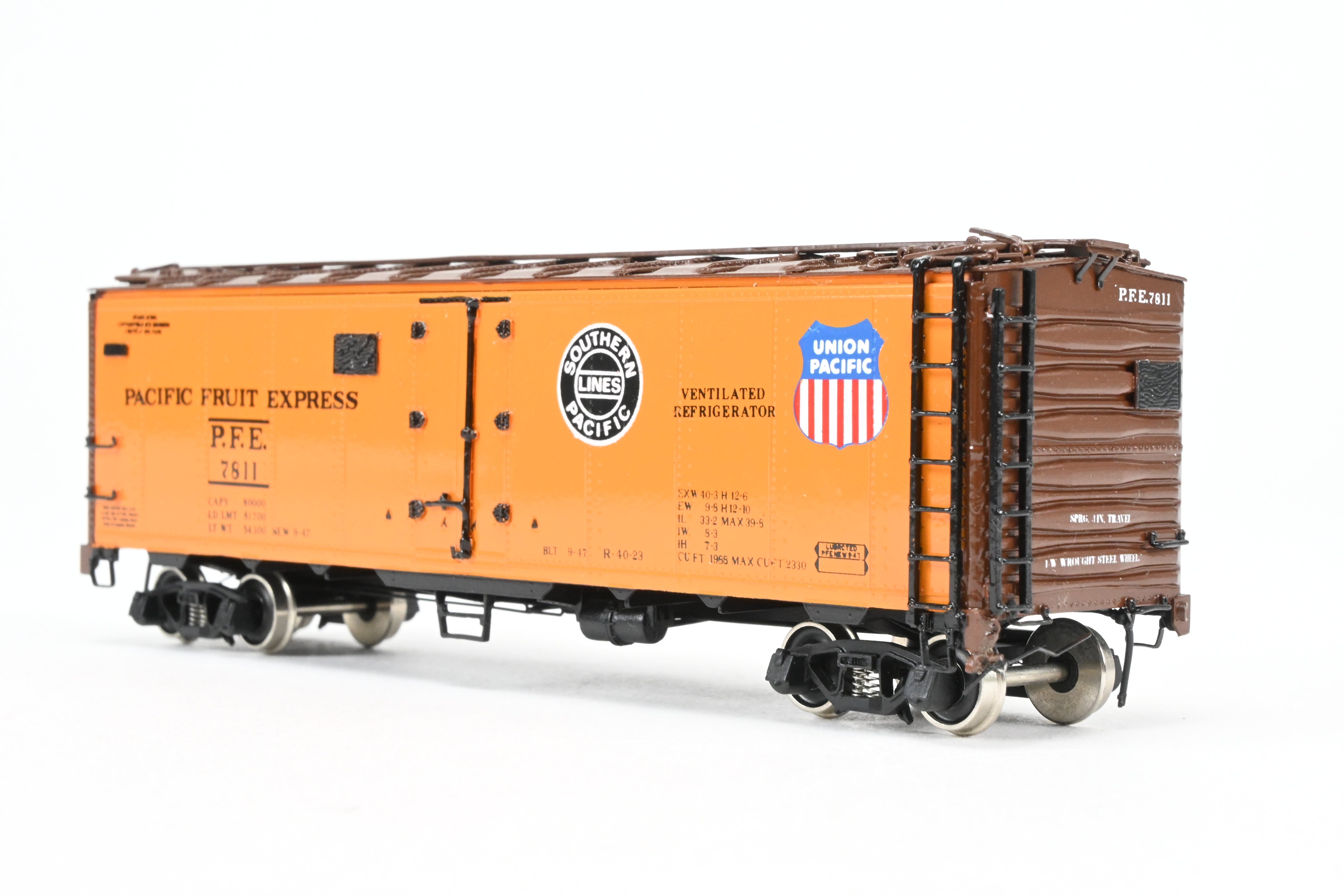 High - Quality HO Scale Brass CIL Challenger Imports Pacific Fruit Express R - 40 - 23 Steel Refrigerator Car Model with FP #7811