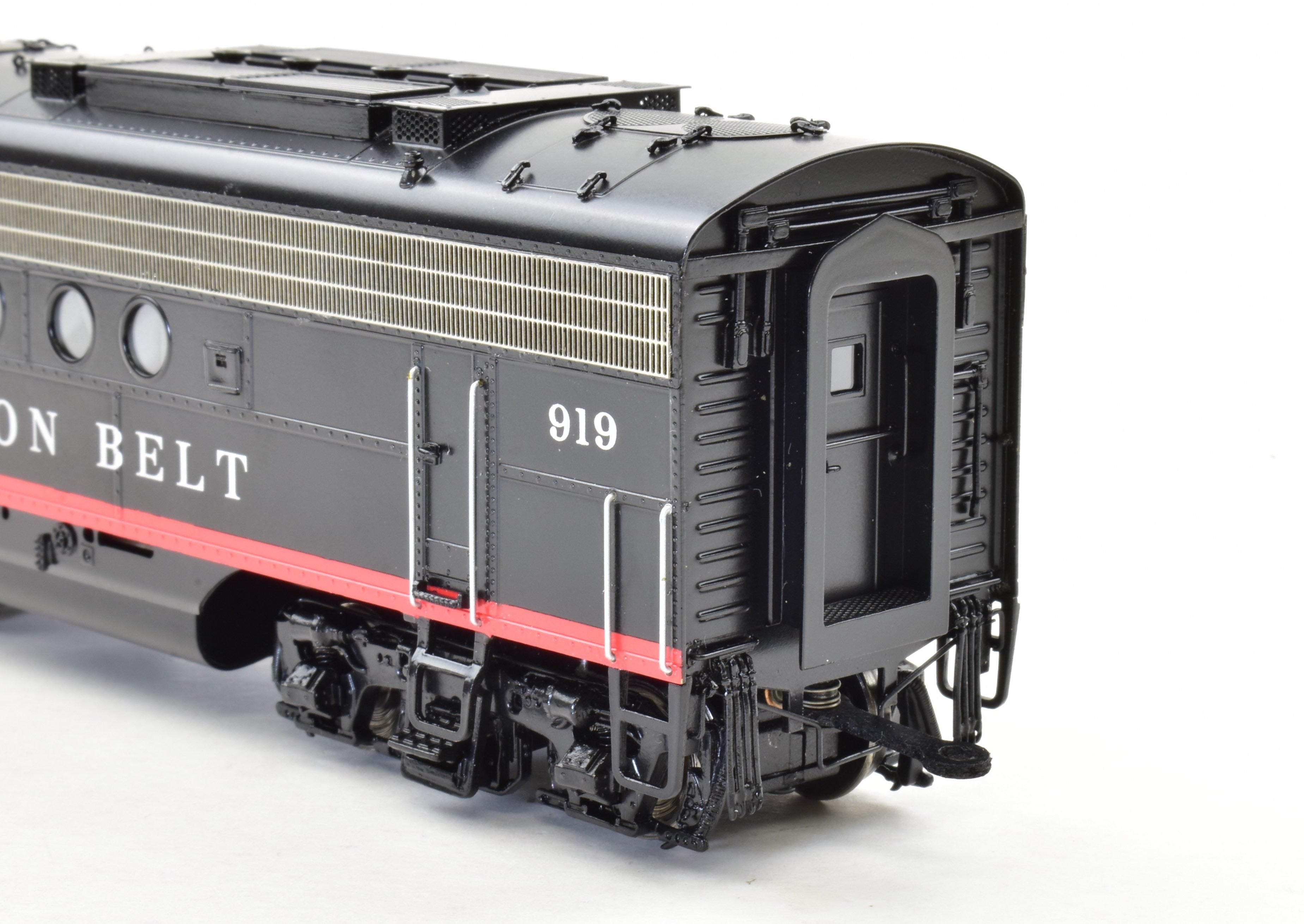 High - Quality HO Scale Brass Division Point DVP Model - Cotton Belt EMC FTA/B Set with Factory Painting