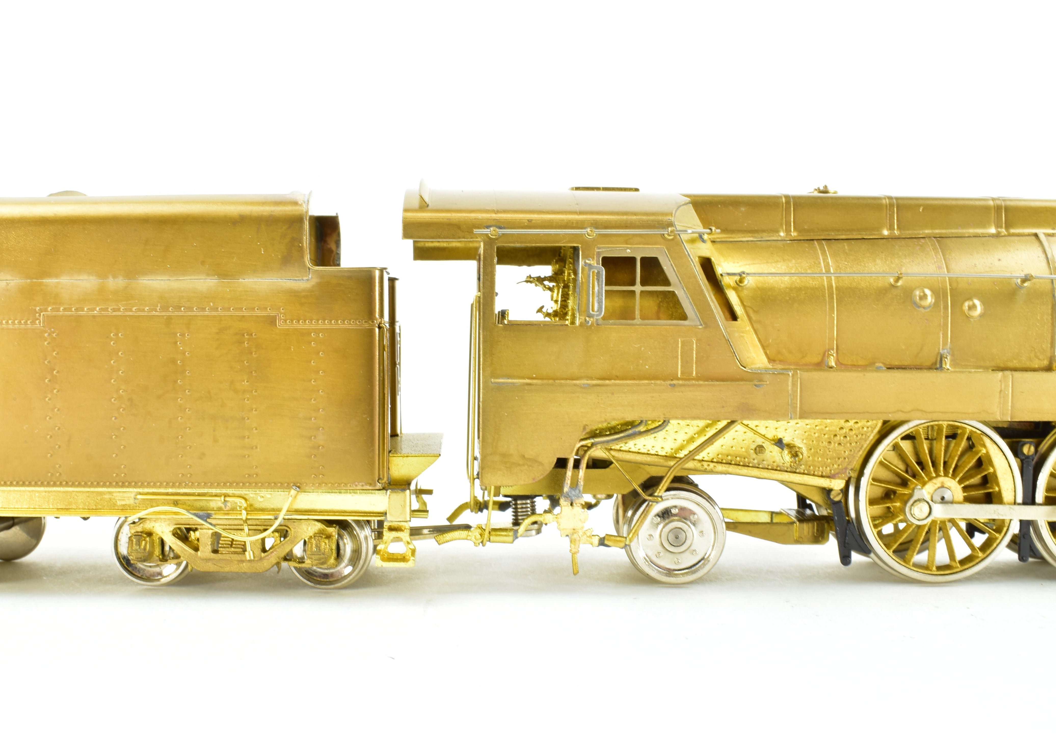 HO Scale Brass Model Train - Overland Models, Inc. MILW - Milwaukee Road 4-6-2 Pacific #151 Streamlined Chippawa, a Collectible Railroad Locomotive Model