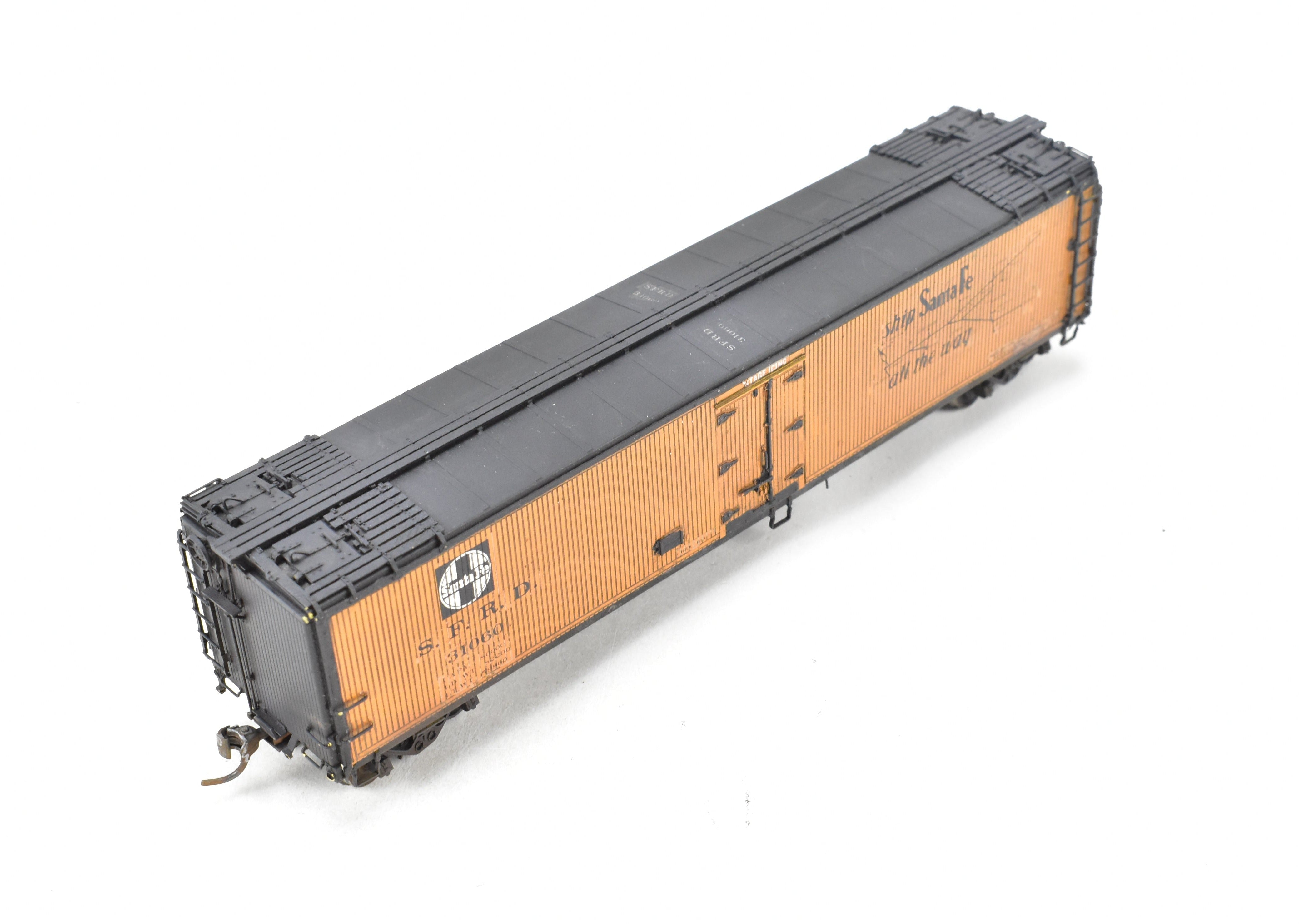 HO Scale Brass Model Train - Overland Models, Inc. ATSF - Santa Fe SFRD Rr - 10 Class 50 - Foot Ice Bunker Wood Refrigerator Car with Custom Weathering and Paint, Numbered 31060