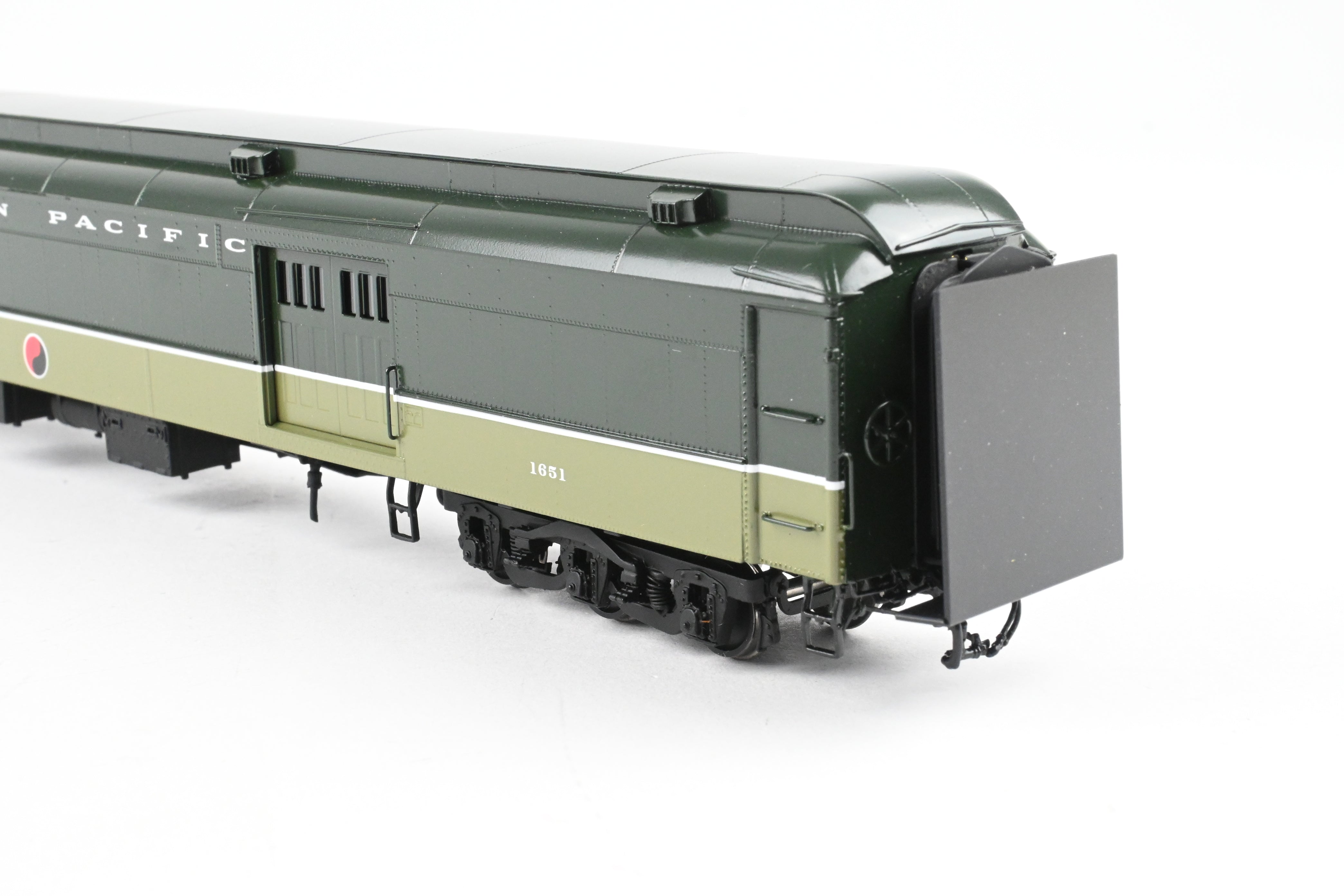 HO Scale Brass Northern Pacific Water Baggage Car with Wood Doors Model by W&R Enterprises, Featuring FP Loewy Design and Car Number 1651