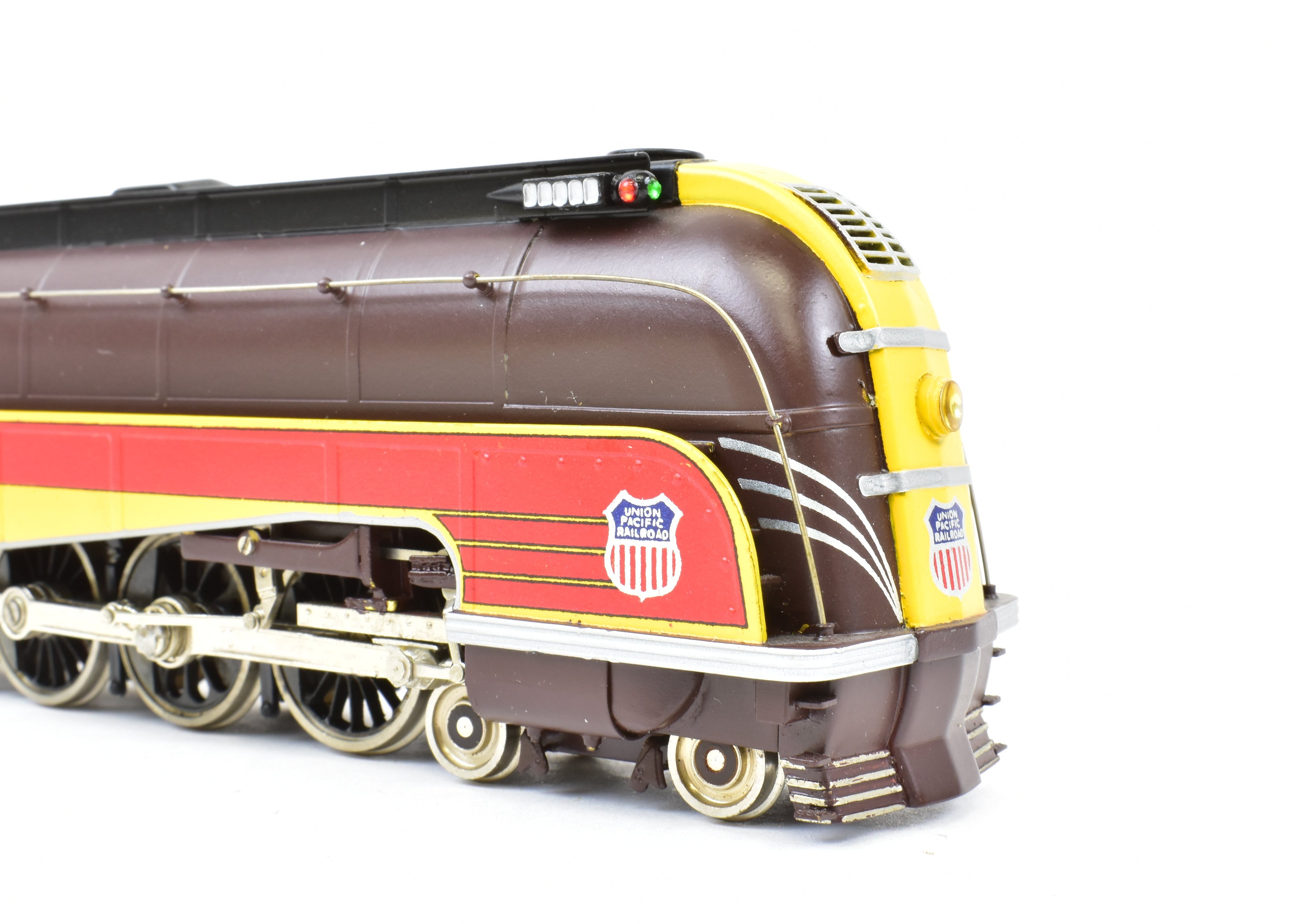 High - Quality HO Scale Brass Balboa Union Pacific 4 - 8 - 2 Steam Locomotive Model #7002 with Factory Painting