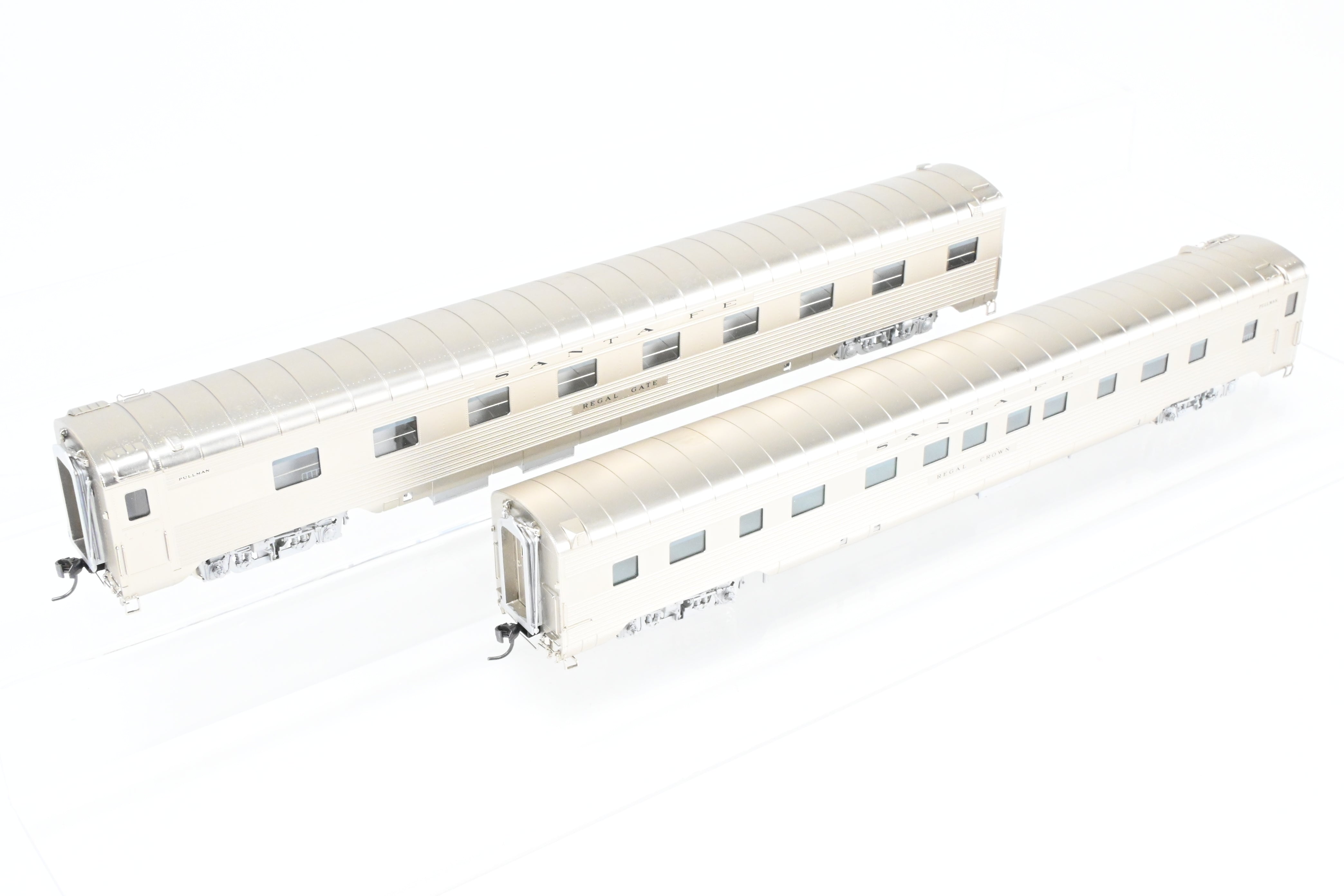 1951 ATSF Santa Fe Super Chief 4-Car Sleeping Car Set by Challenger Imports