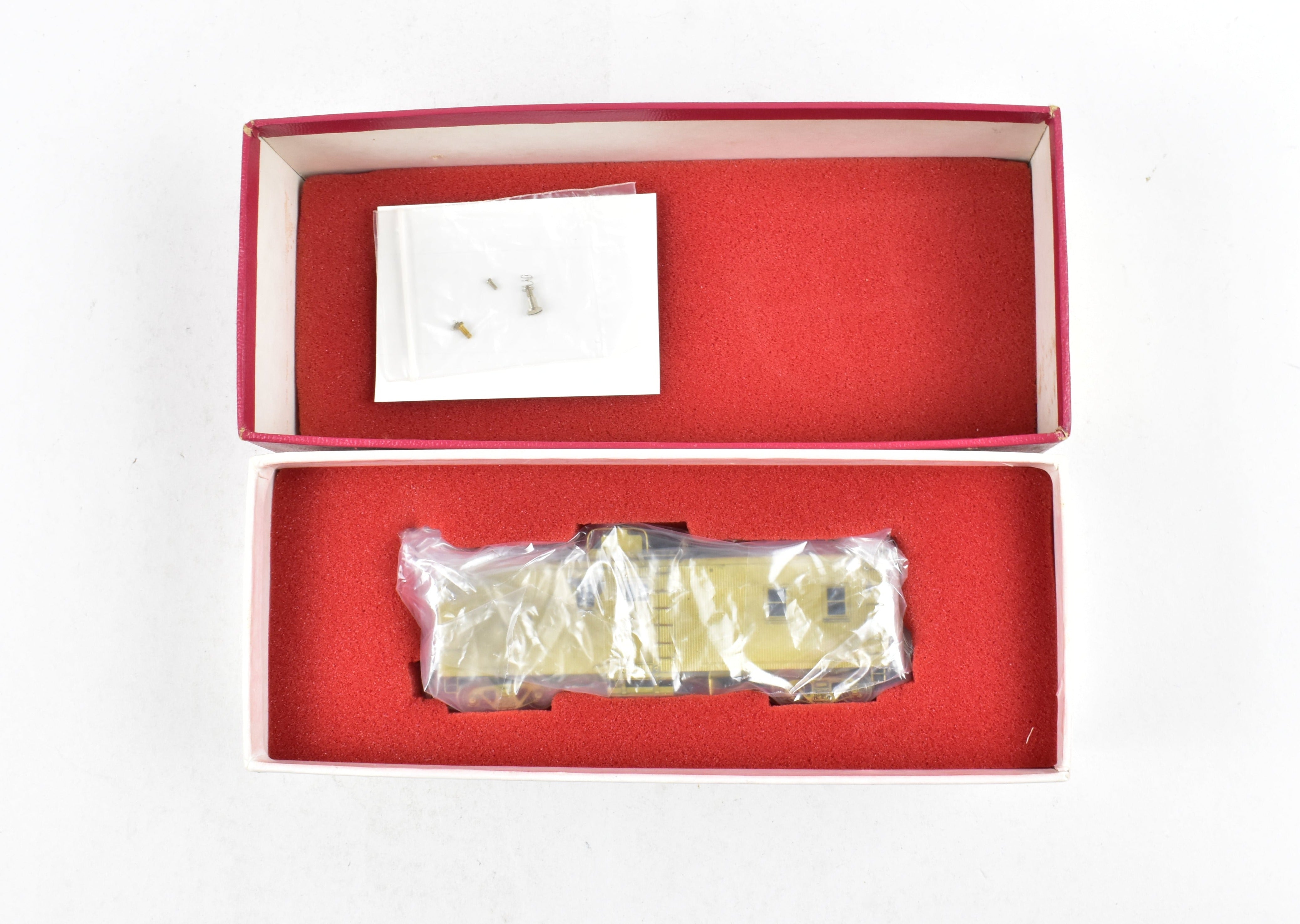 1987 HO Brass ATSF - Santa Fe Caboose with Open - Air Seats by Key Imports