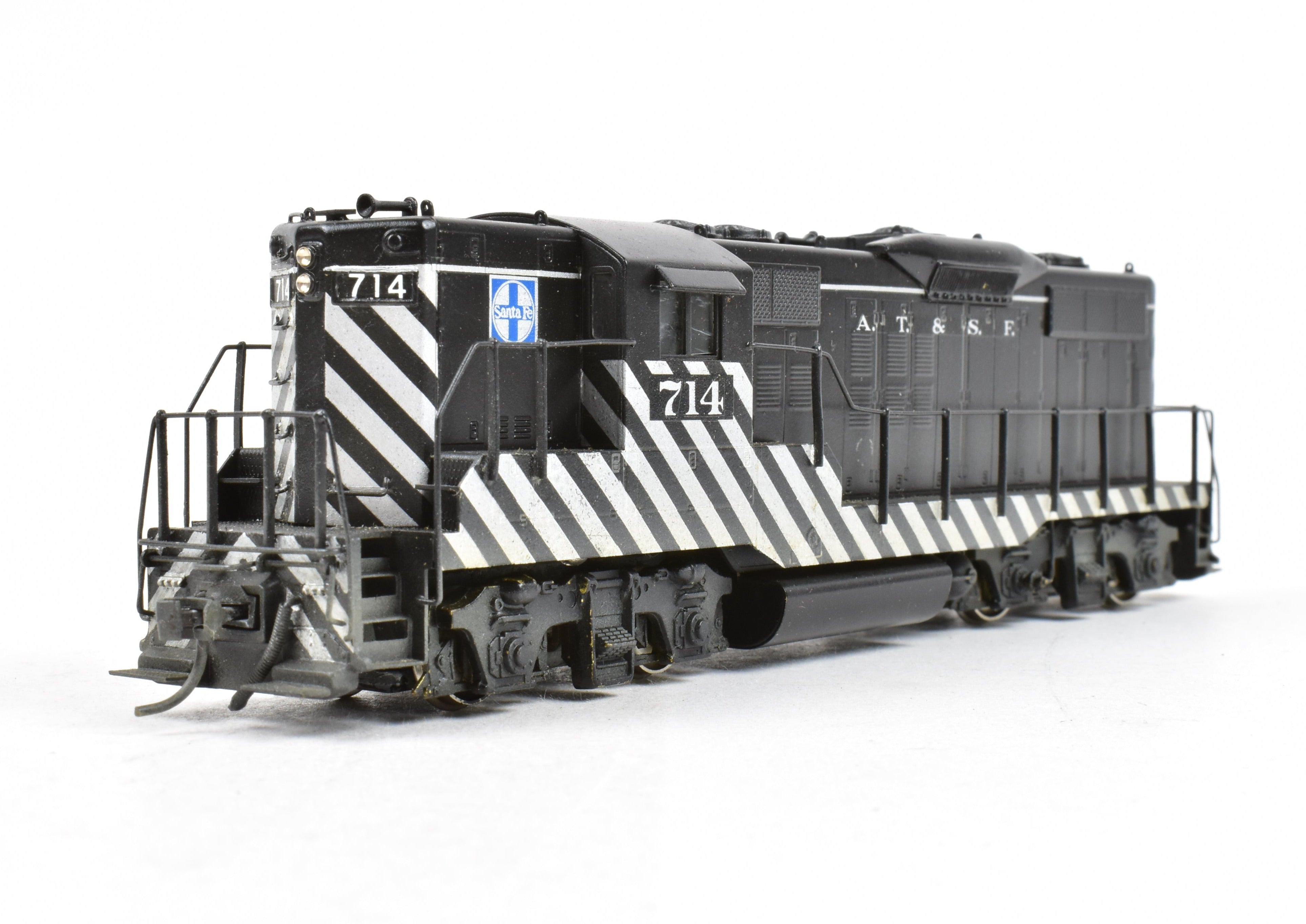 High - Quality HO Scale Brass Hallmark Models ATSF - Santa Fe EMD GP - 9 Diesel Locomotive with Custom Painted Finish and New NWSL Gears