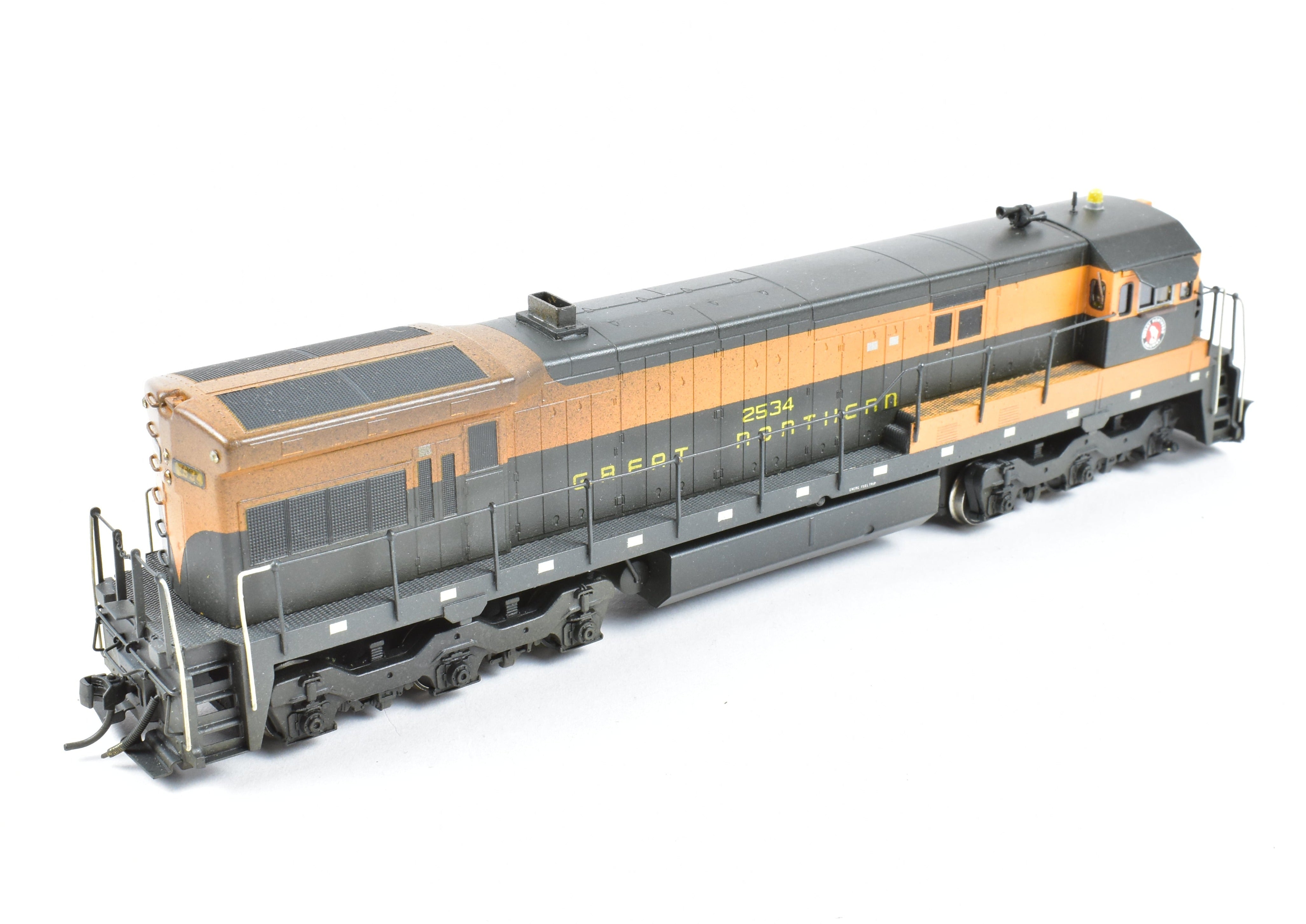 HO Scale Brass ALCO Great Northern General Electric U - 33C Diesel Locomotive Model GN for Model Train Enthusiasts