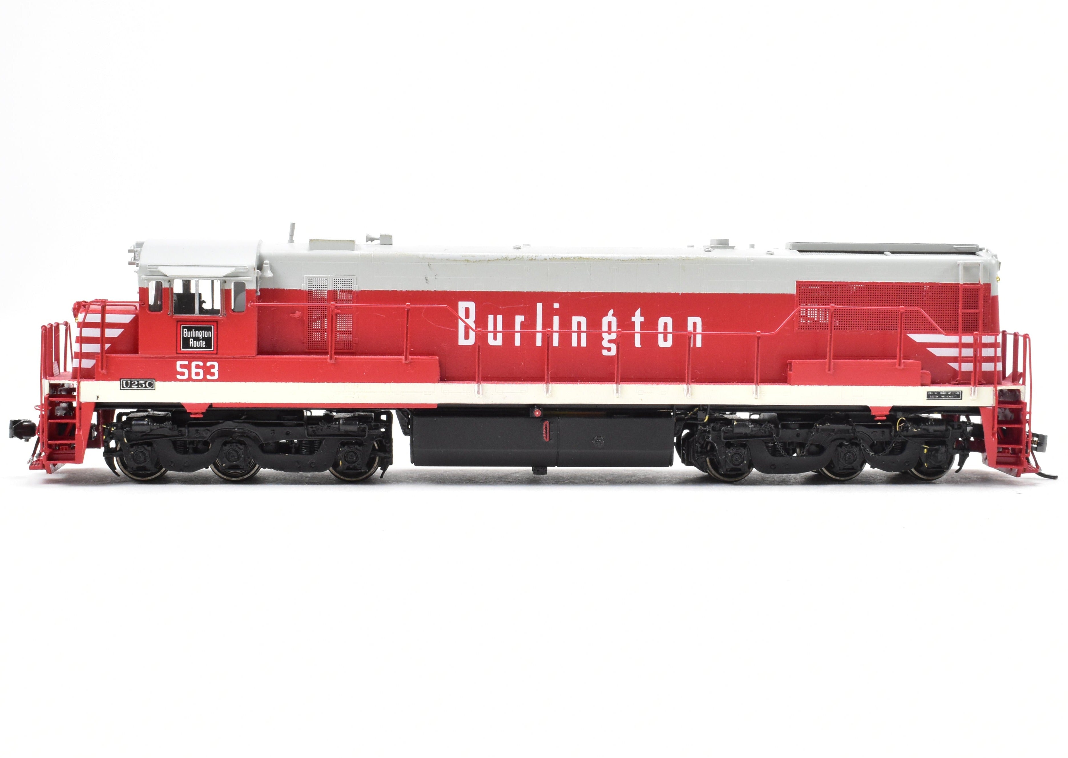 HO Brass OMI CB&Q Burlington Route GE U-28C (U-25C Carbody) Pro-Paint #563