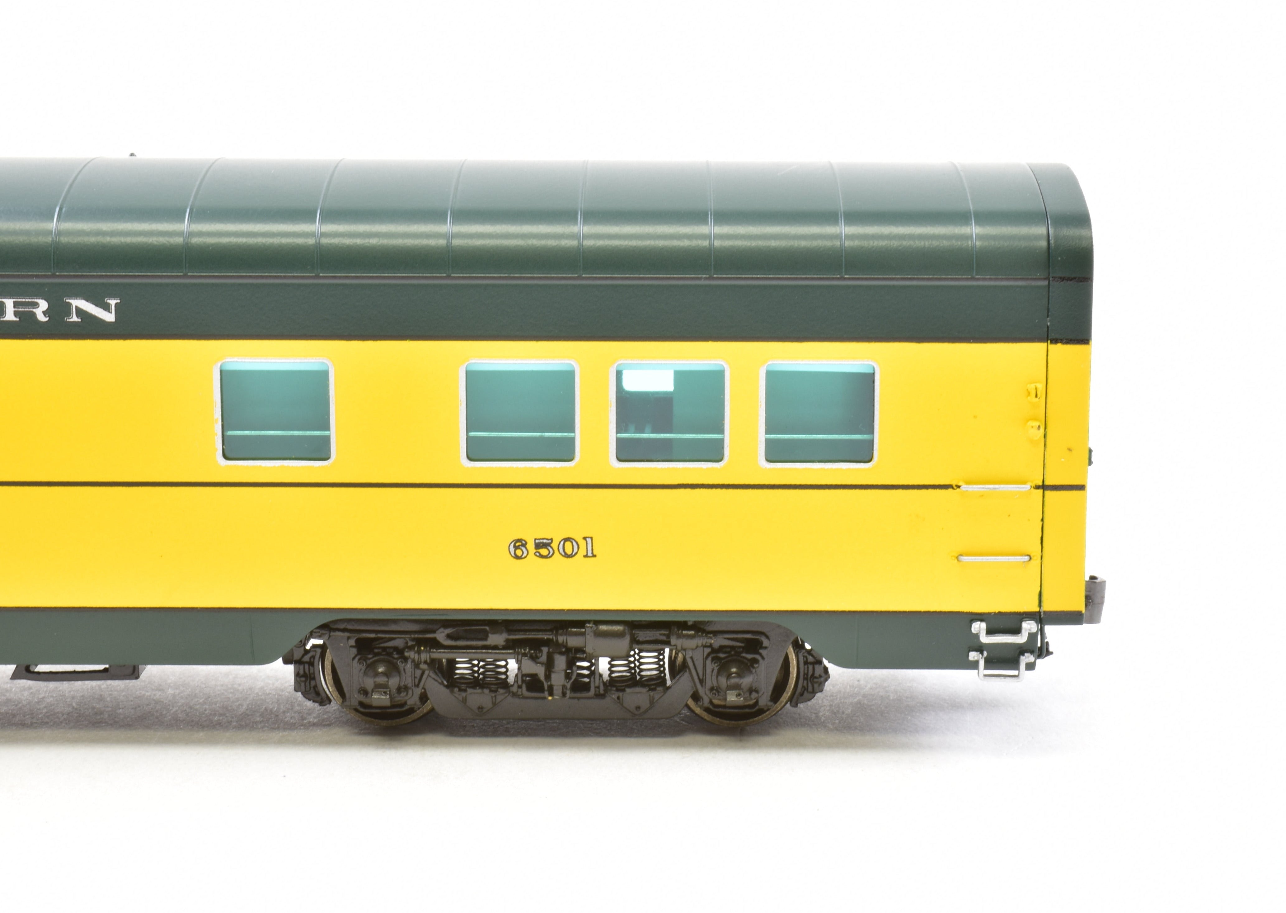 HO Scale Brass Railway Classics C&NW 400 22-Seat Parlor Car FP 6501