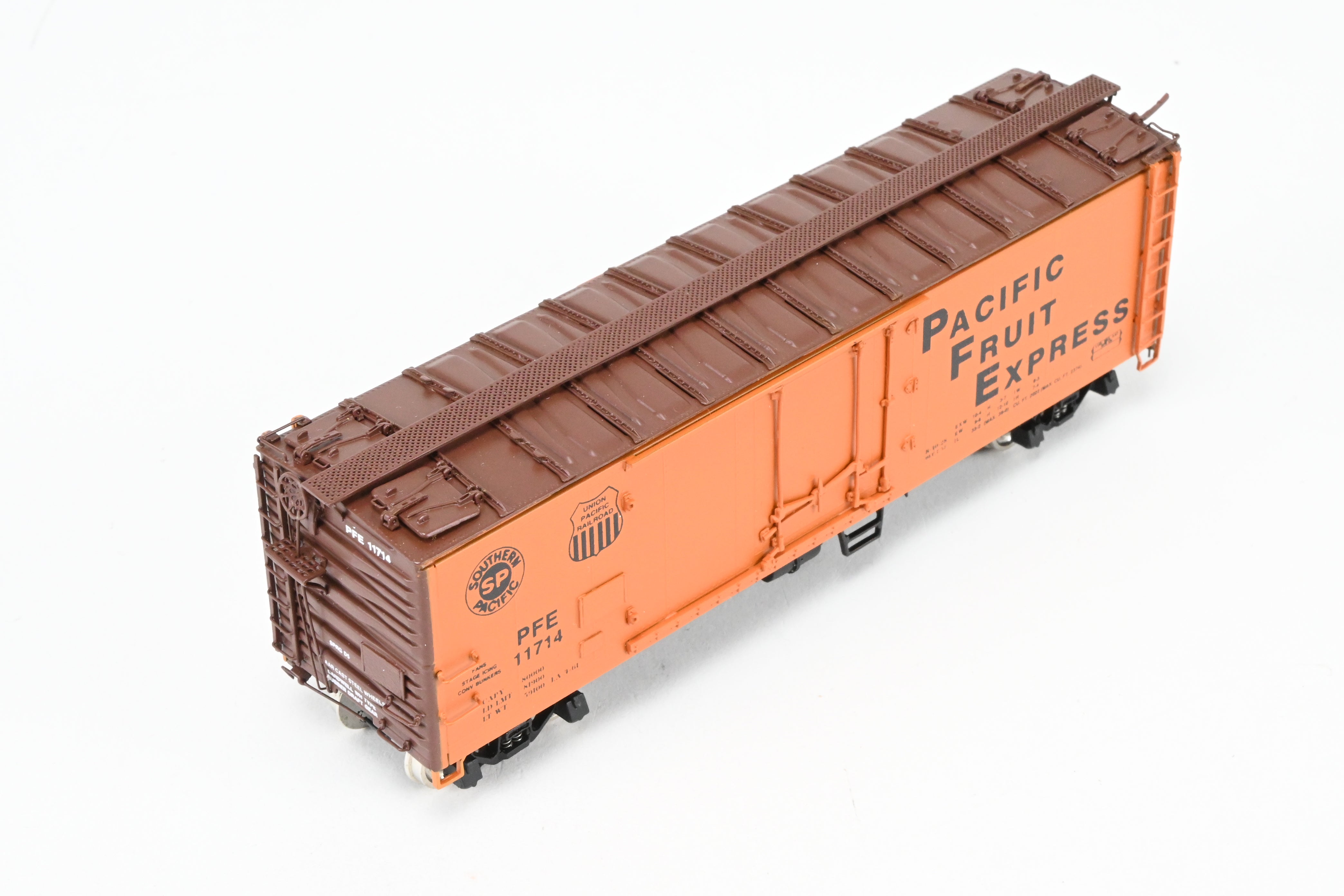 HO Scale Brass CIL Challenger Imports Pacific Fruit Express R - 40 - 28 Ice Refrigerator Car Model, Factory - Finished with Union Pacific and Southern Pacific Insignias, FP #11714