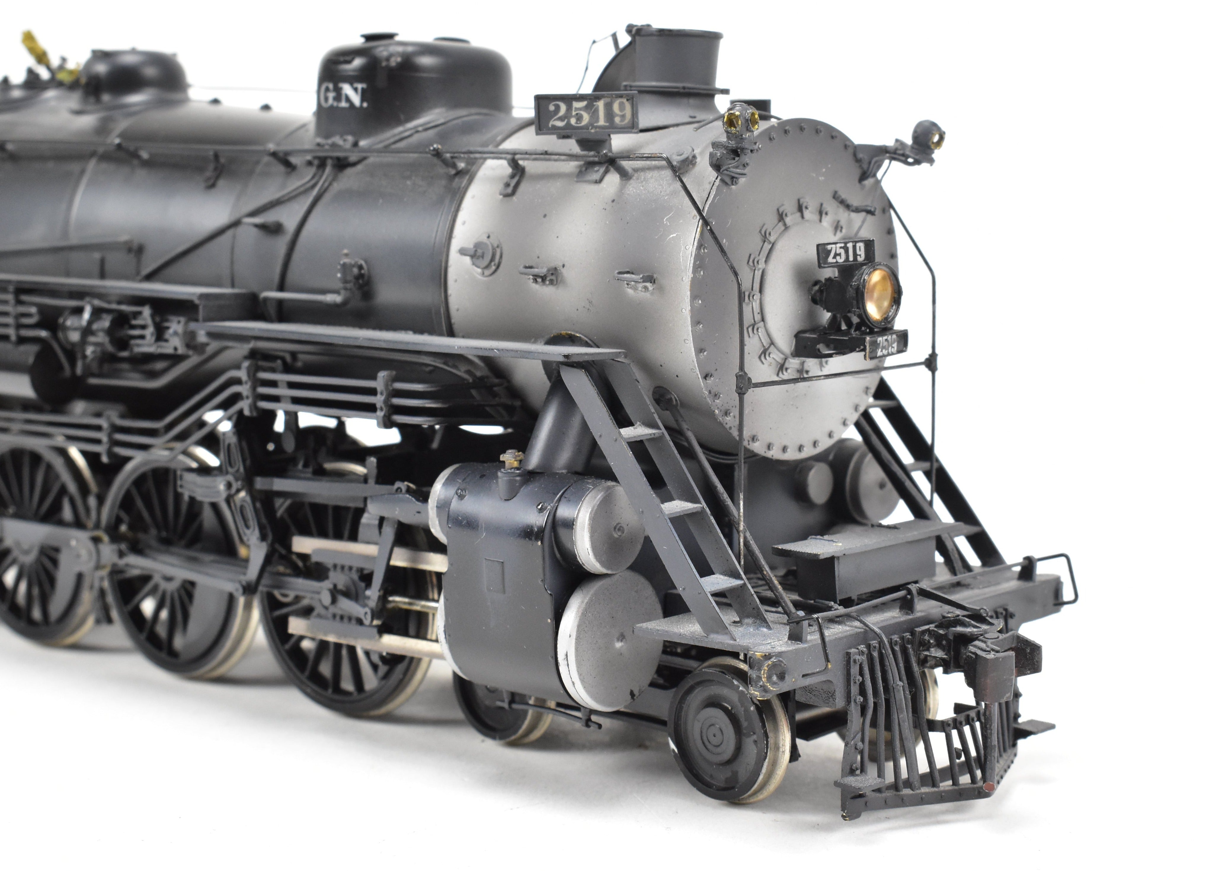O Scale Brass Model Train - Pecos River Brass Great Northern Class P - 2 4 - 8 - 2 Mountain Steam Locomotive, Black, No. 2519