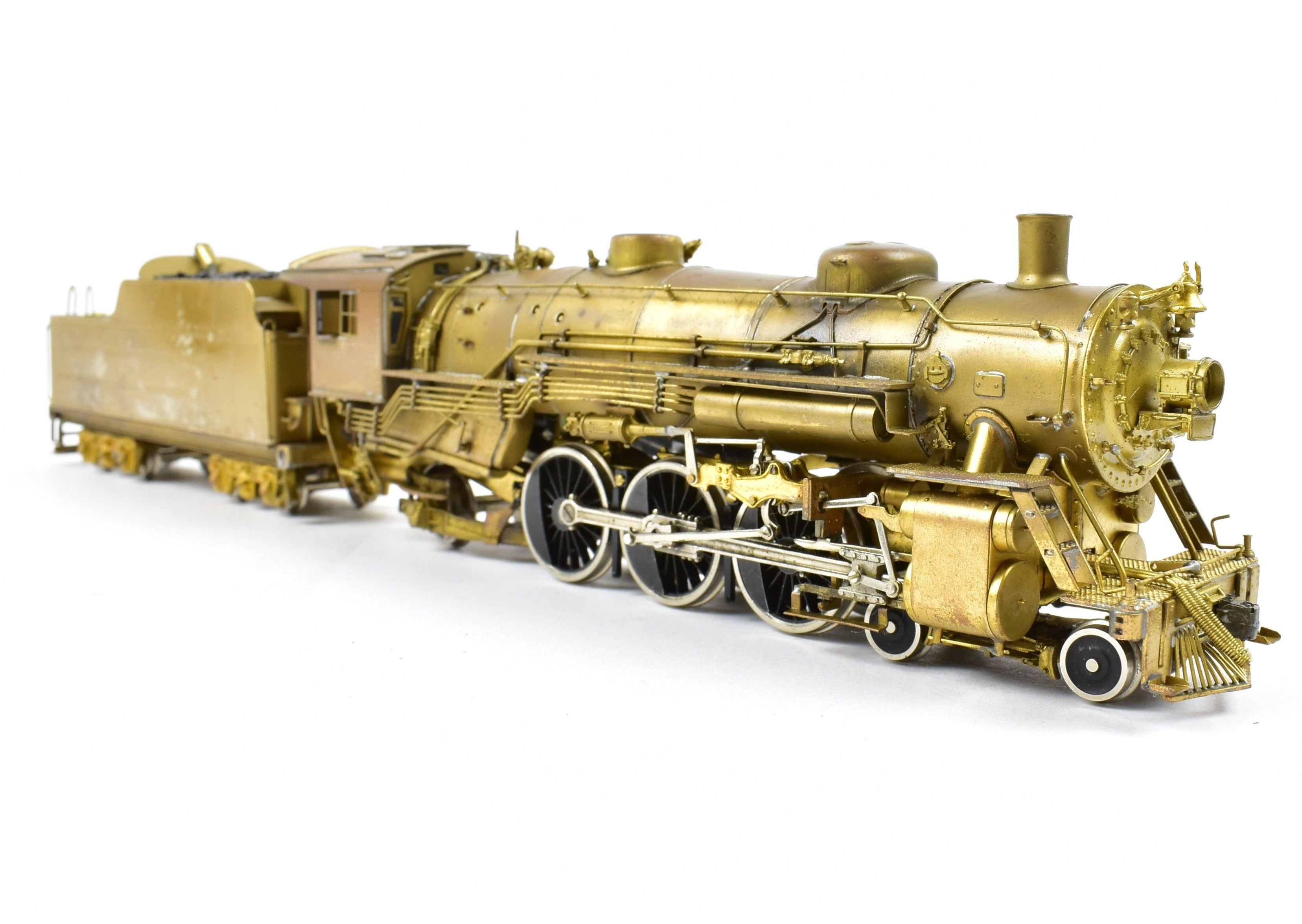 HO Scale Brass Pacific Fast Mail Model - United States Railway Administration Various Roads 4 - 6 - 2 Light Pacific Locomotive from Atlas Industries in Japan