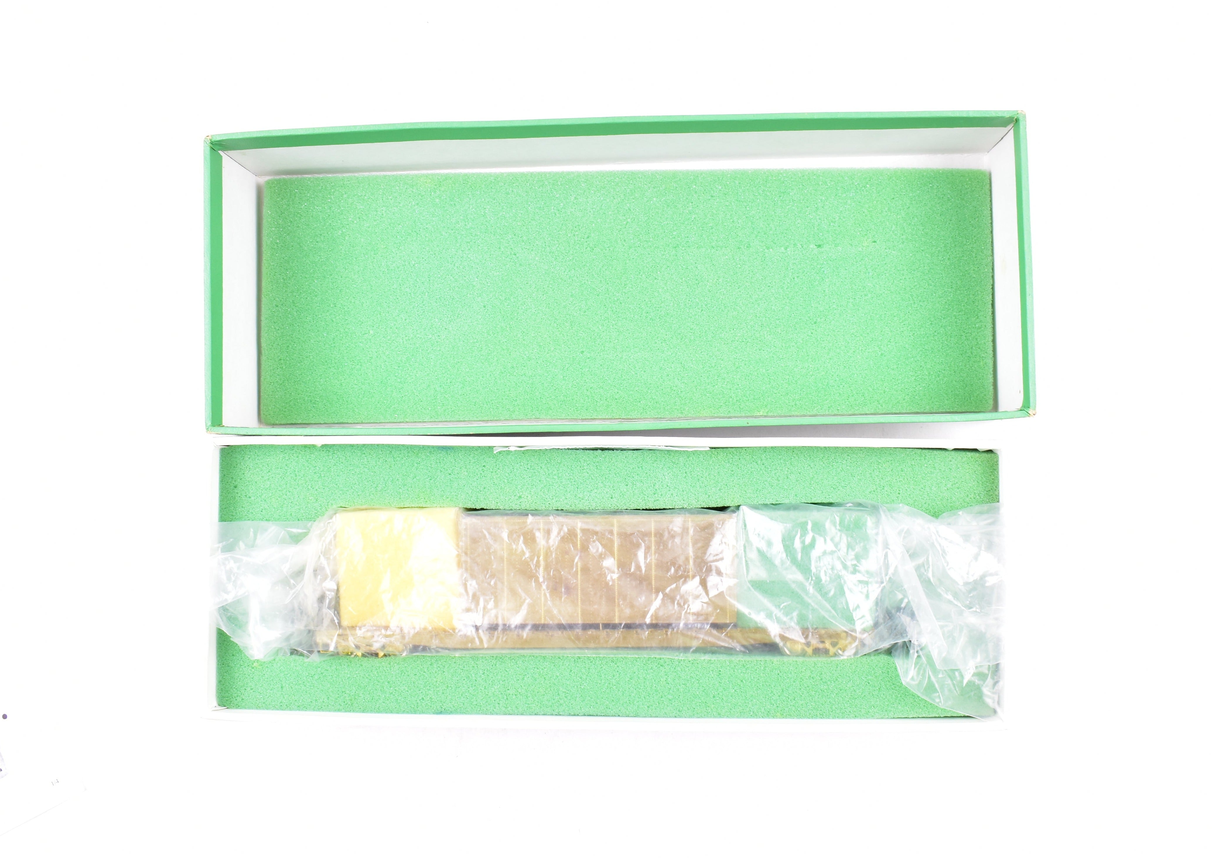 HO Scale Brass Model Railroad Car - Overland Models, Inc. Union Pacific Class F - 70 - 15 65 - foot Idler Flat Car with Container