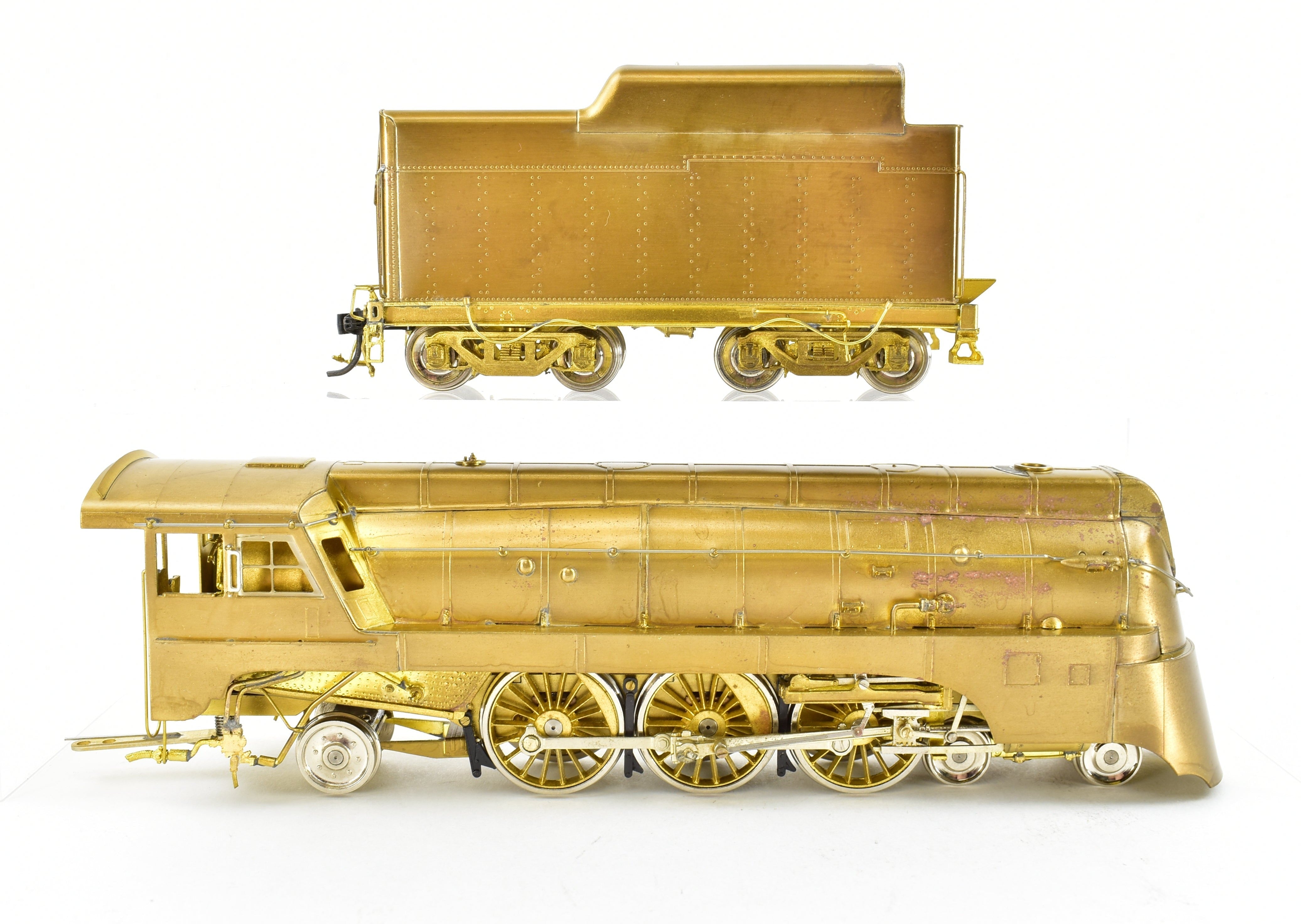 HO Scale Brass Model Train - Overland Models, Inc. MILW - Milwaukee Road 4-6-2 Pacific #151 Streamlined Chippawa, a Collectible Railroad Locomotive Model