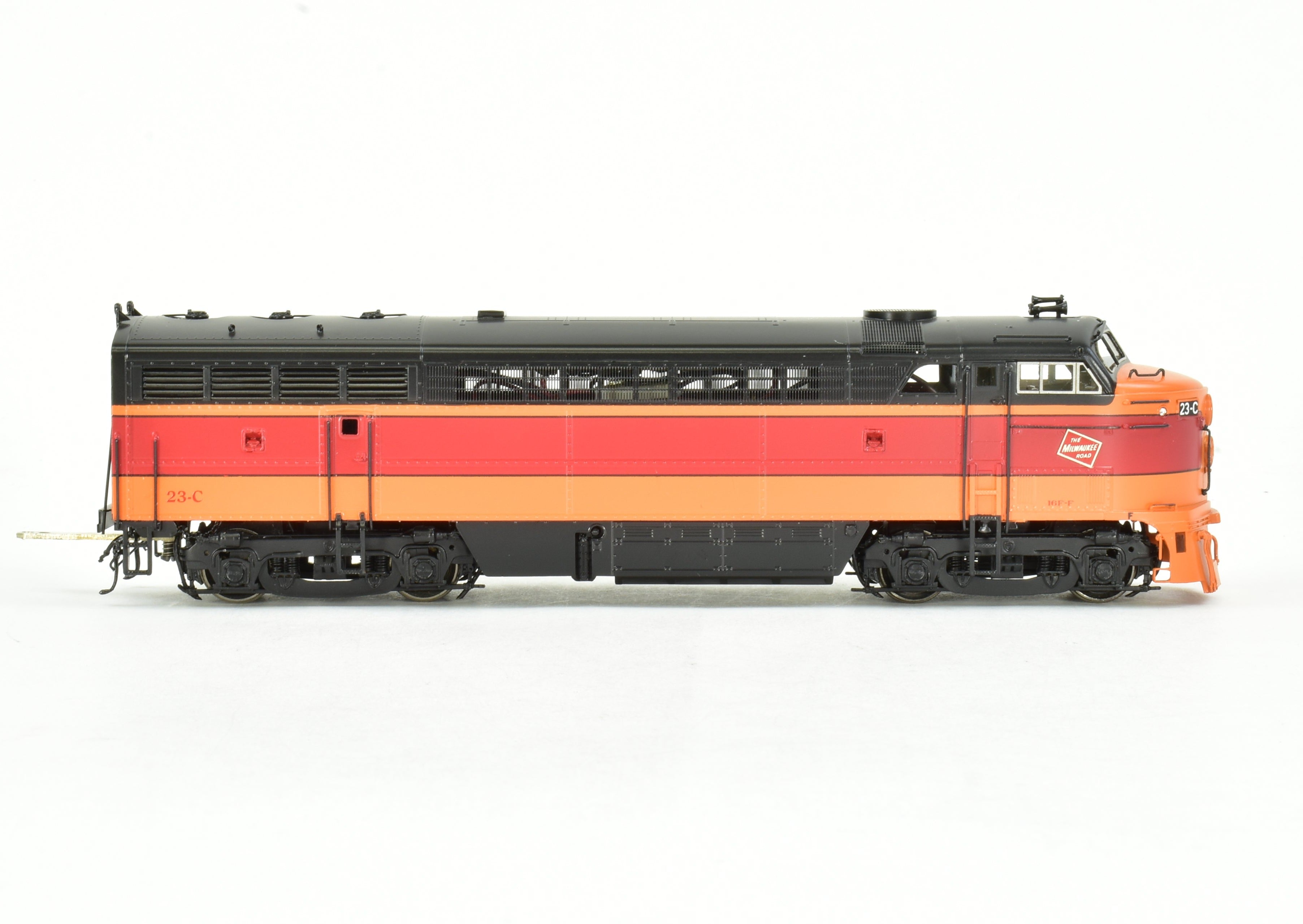 HO Scale Brass Diesel Locomotive Model by Overland Models Inc. - Milwaukee Road Fairbanks Morse CFA 16 - 4 Factory Painted