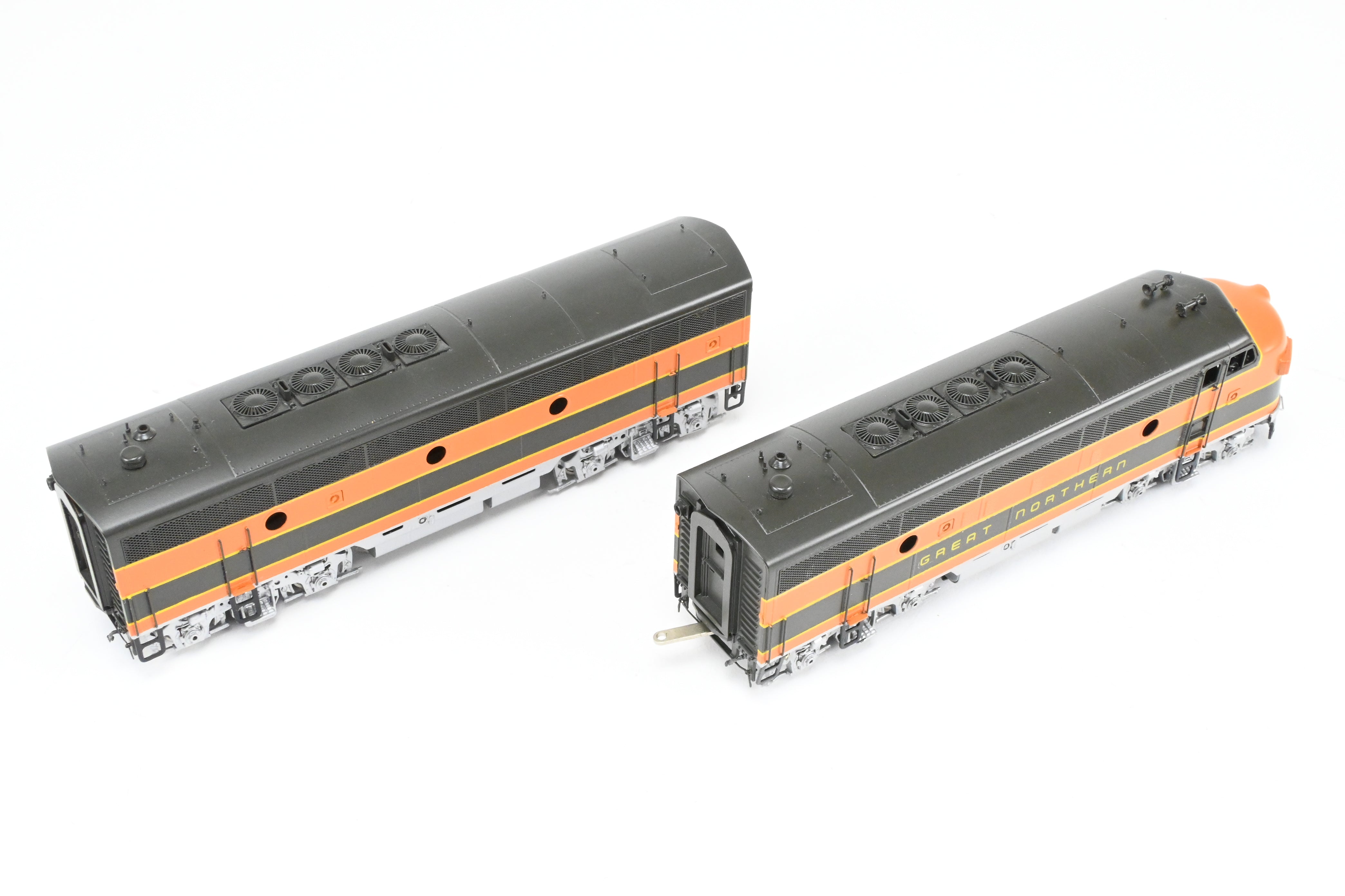 HO Scale Brass Model Train - Oriental Limited Great Northern EMD F3A/F3B 1500 HP Phase II/III FP Passenger Scheme Replica