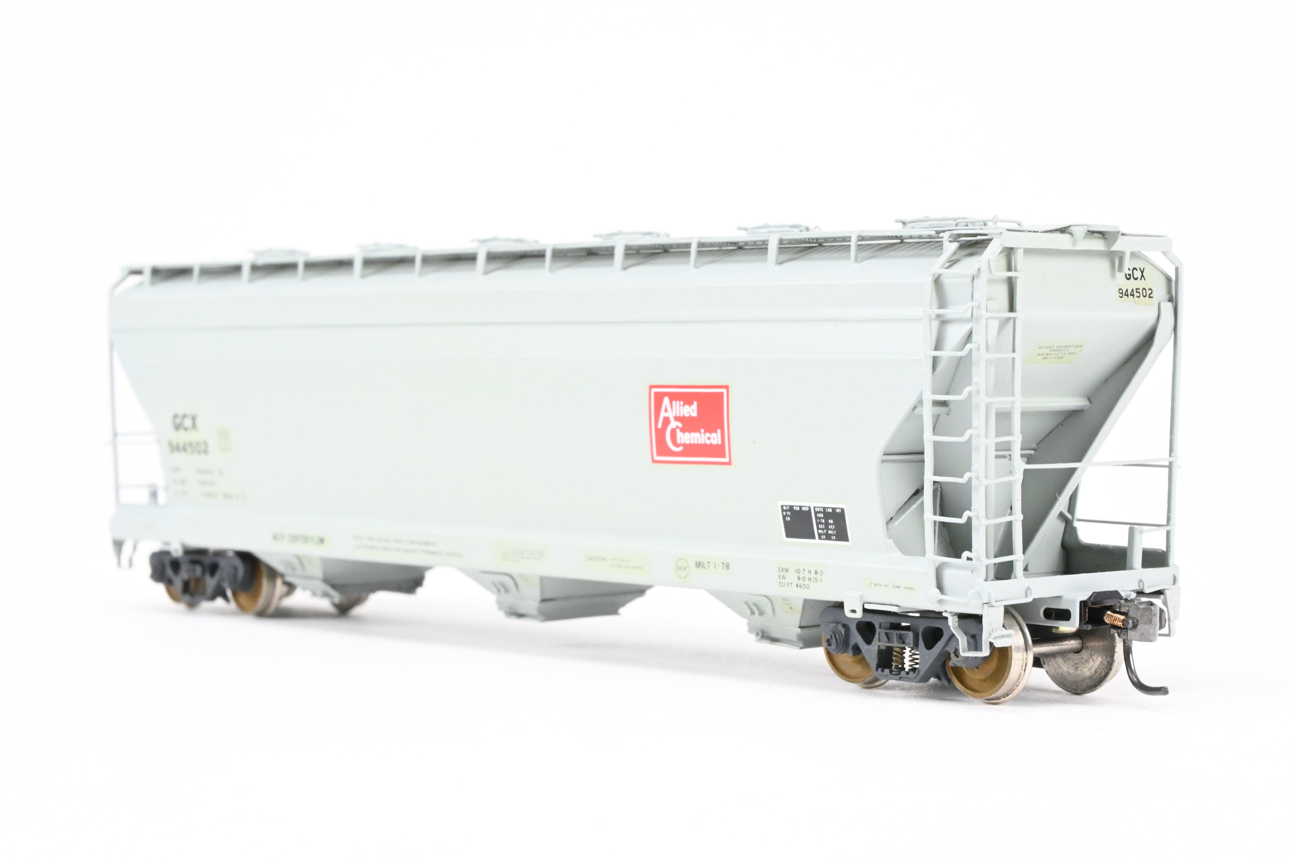 HO Scale Brass Model - Overland Models, Inc. Various Roads ACF 3 - Bay Counterflow 4650 Cubic Feet Covered Hopper Railway Model with 6 Round Hatches for CP Allied Chemical #944502