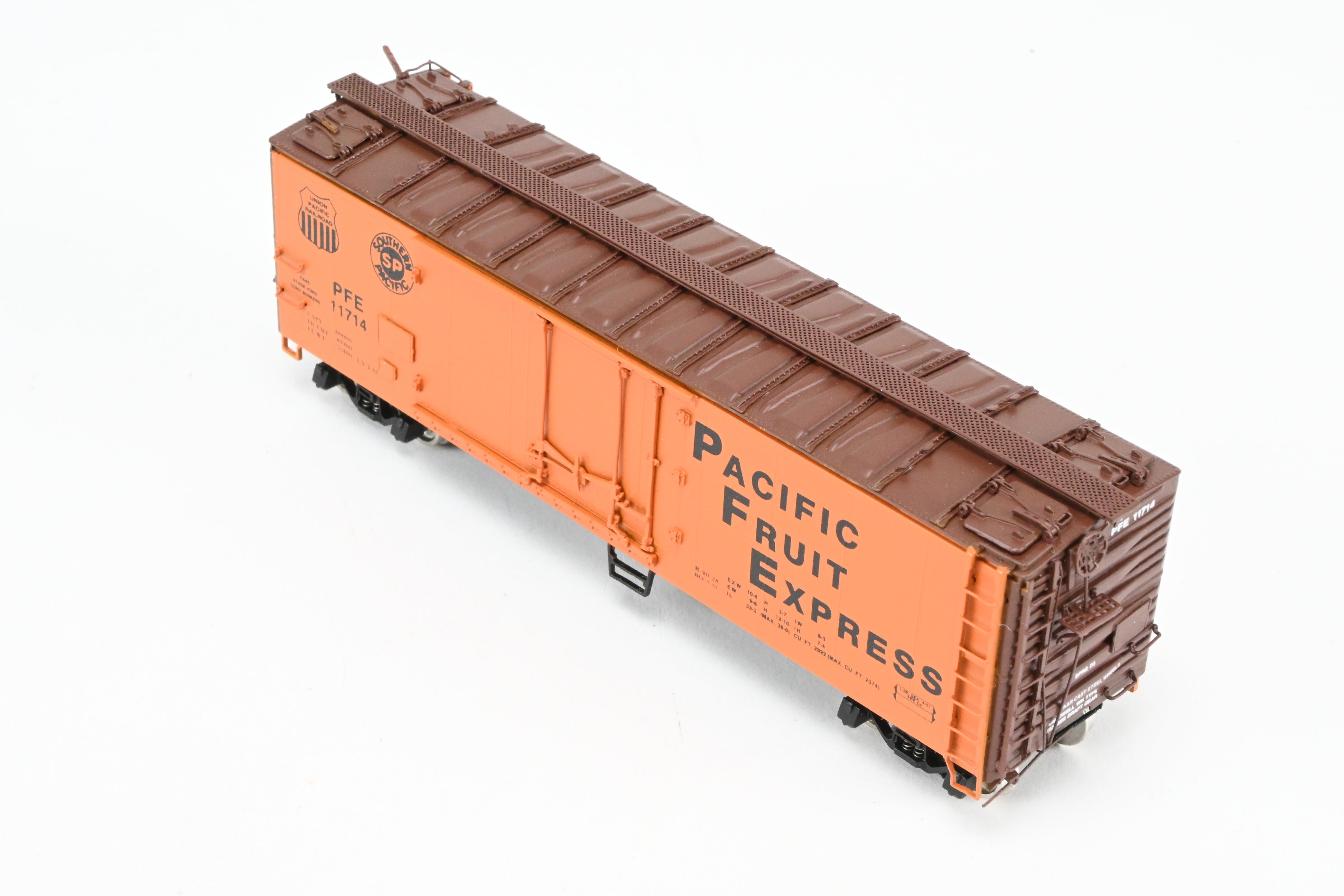 HO Scale Brass CIL Challenger Imports Pacific Fruit Express R - 40 - 28 Ice Refrigerator Car Model, Factory - Finished with Union Pacific and Southern Pacific Insignias, FP #11714