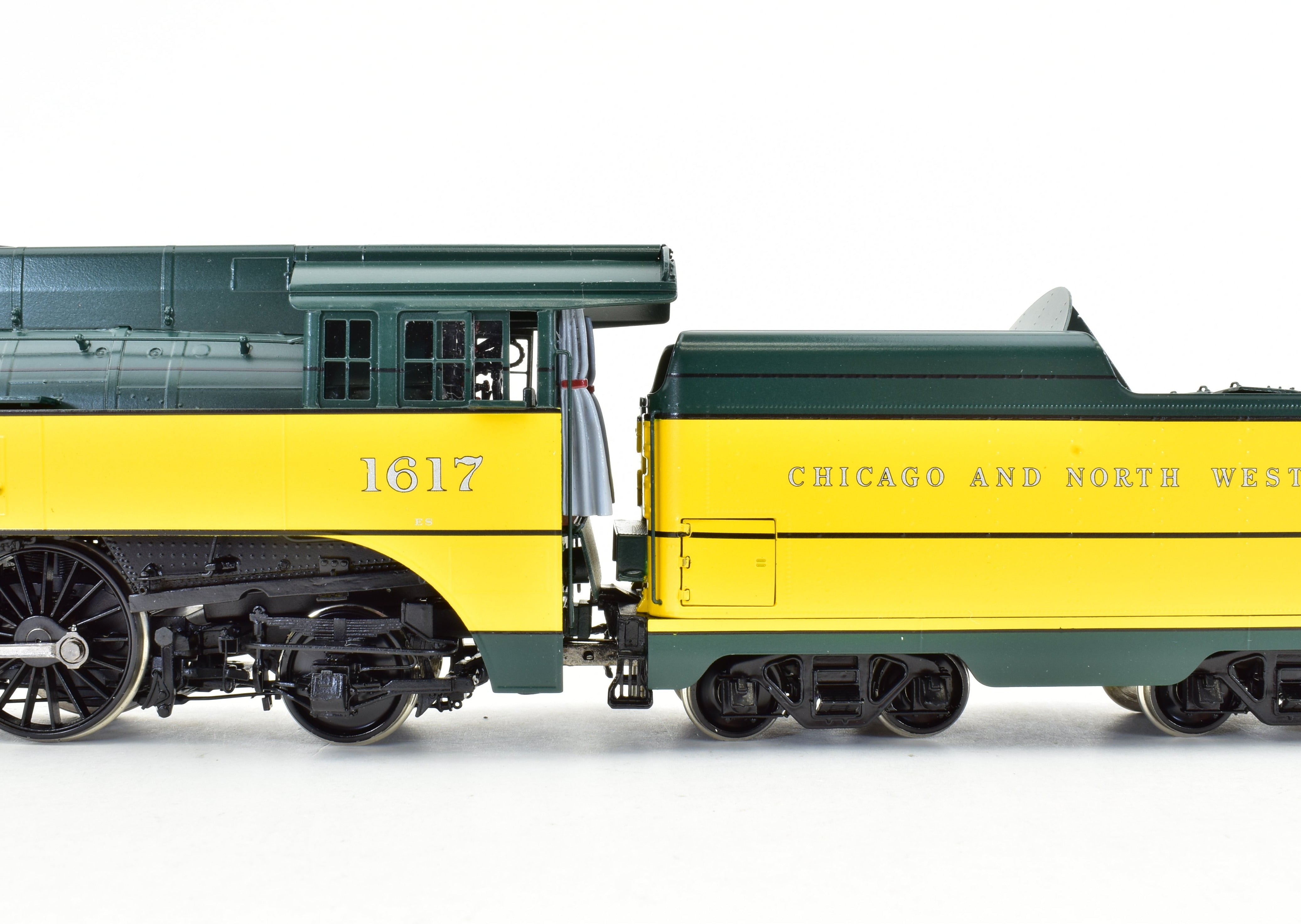 HO Scale Precision Brass C&NW Chicago & North Western 4-6-2 Streamlined #1617 Yellow Jacket FP