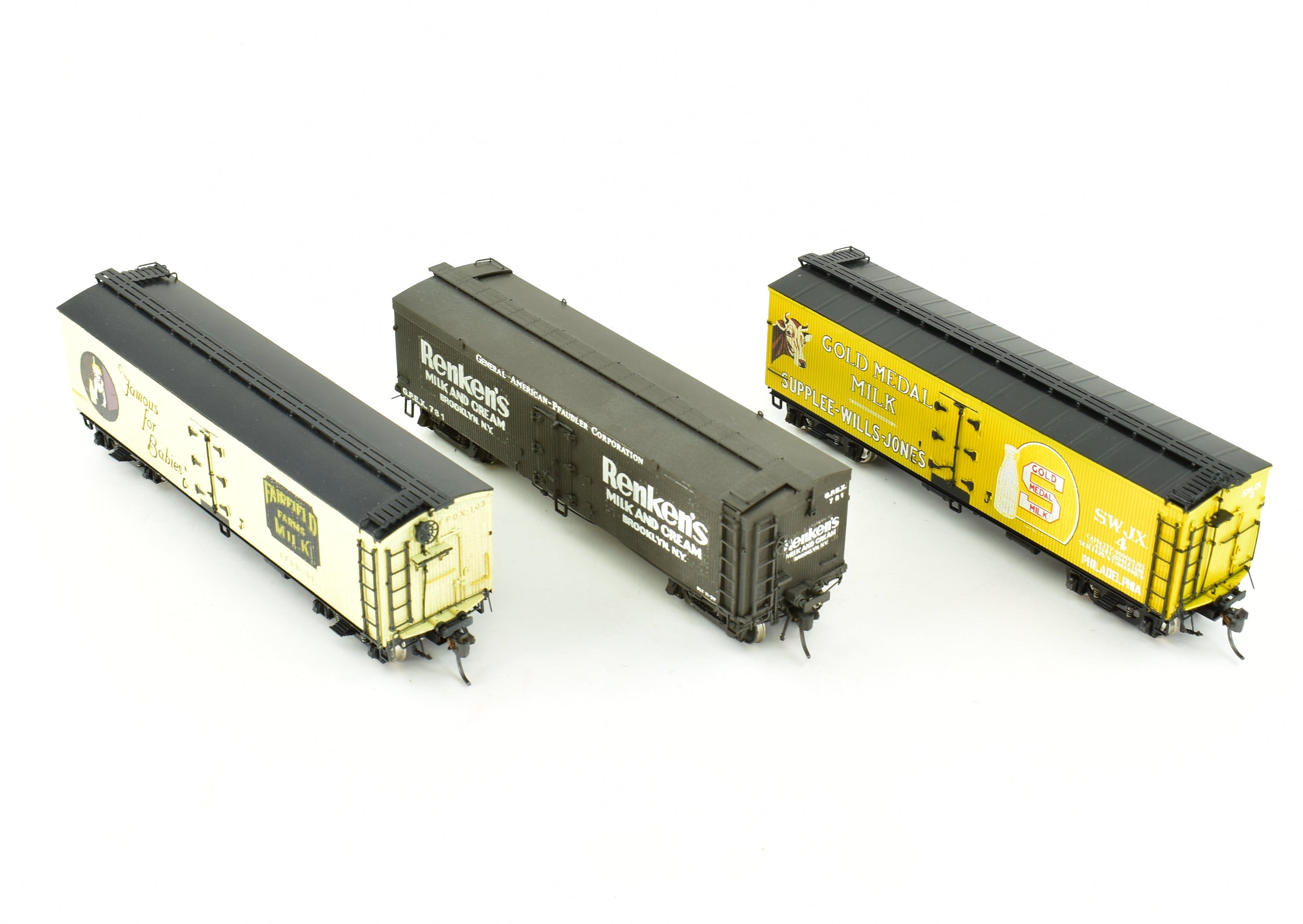 1990s Precision Scale Co. 41' Pfaudler Wood Sheath Milk Tank Cars Set of Three in Good Condition