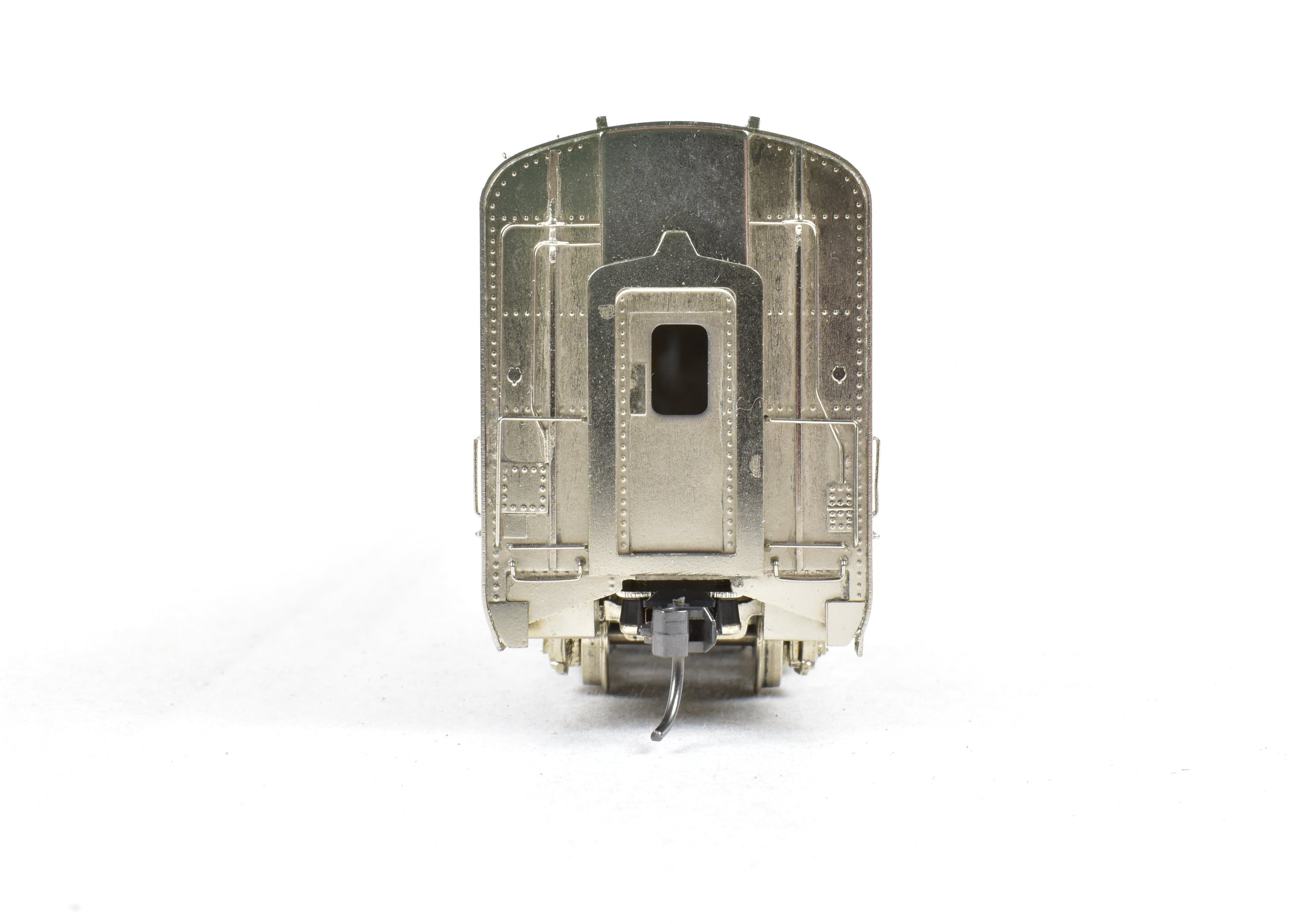 HO Scale Brass Hallmark Models ATSF - Santa Fe High - Level Transition Chair Car of the 528 Series for Model Railroading