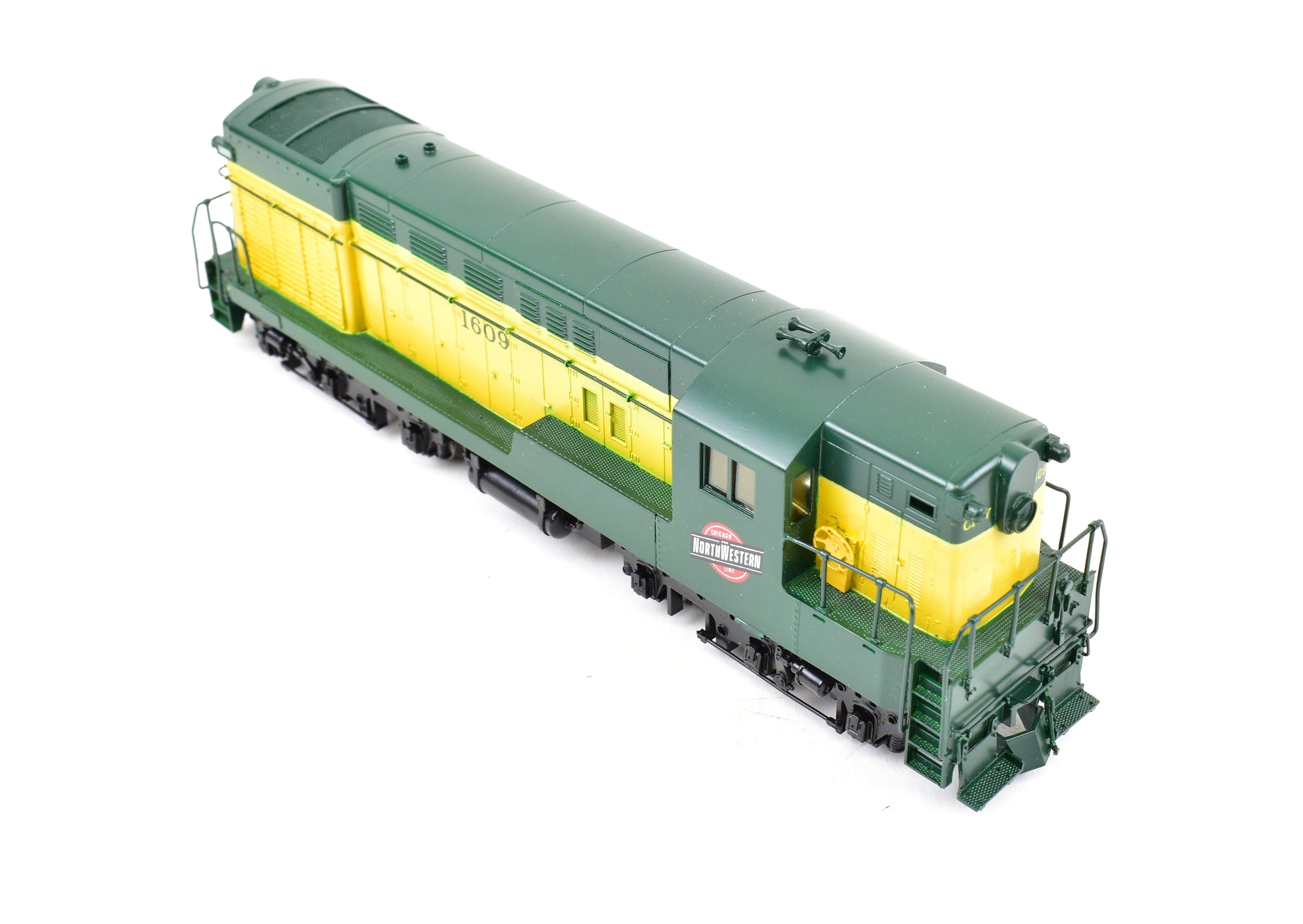 HO Scale Brass Chicago & North Western FM H - 16 - 66 Road Switcher FP #1609