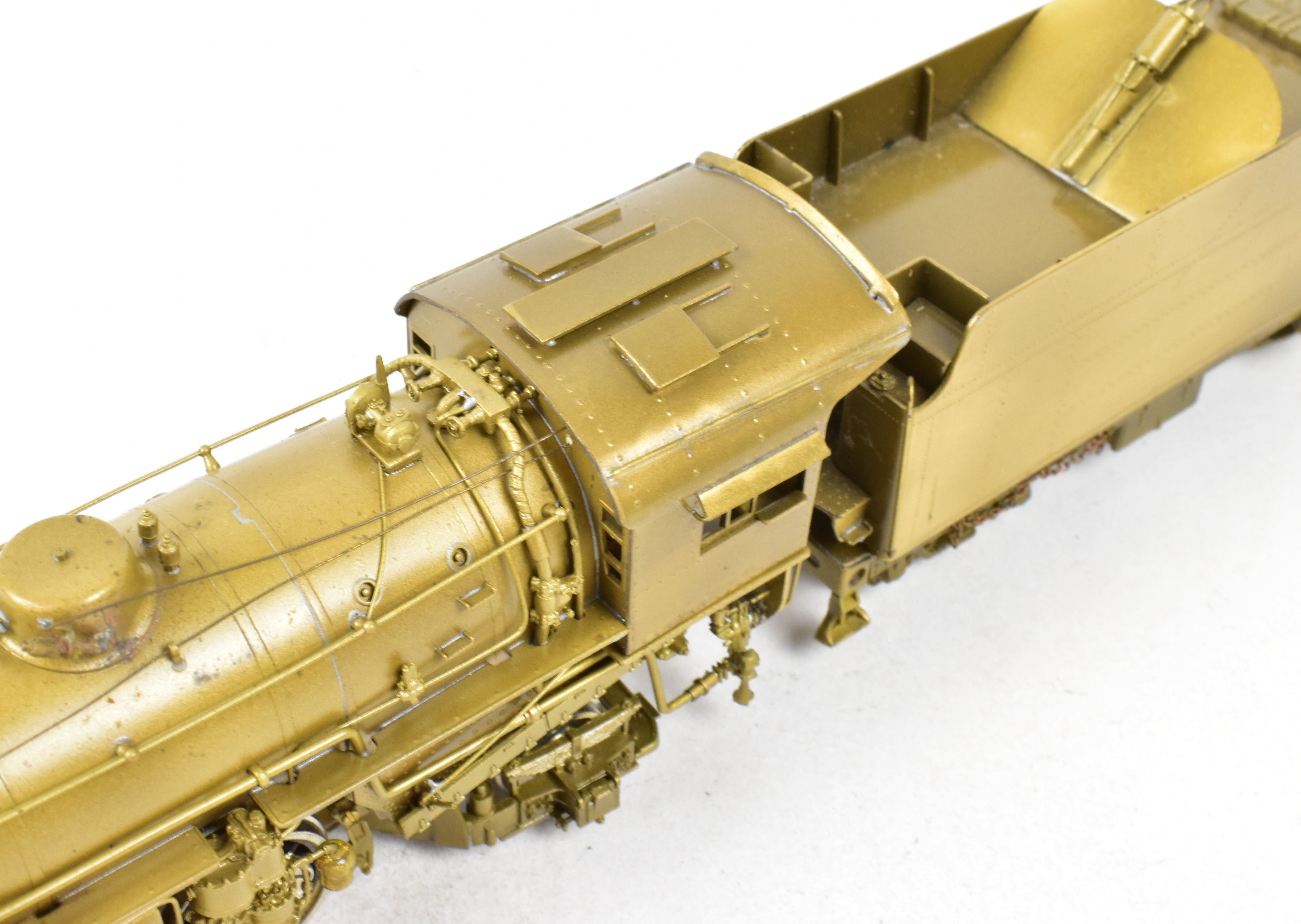 High - Quality HO Scale Brass Pacific Fast Mail (PFM) Model of United States Railway Administration (USRA) 2 - 8 - 2 Light Class Mikado Locomotive from 1977 Hi - Grade Run