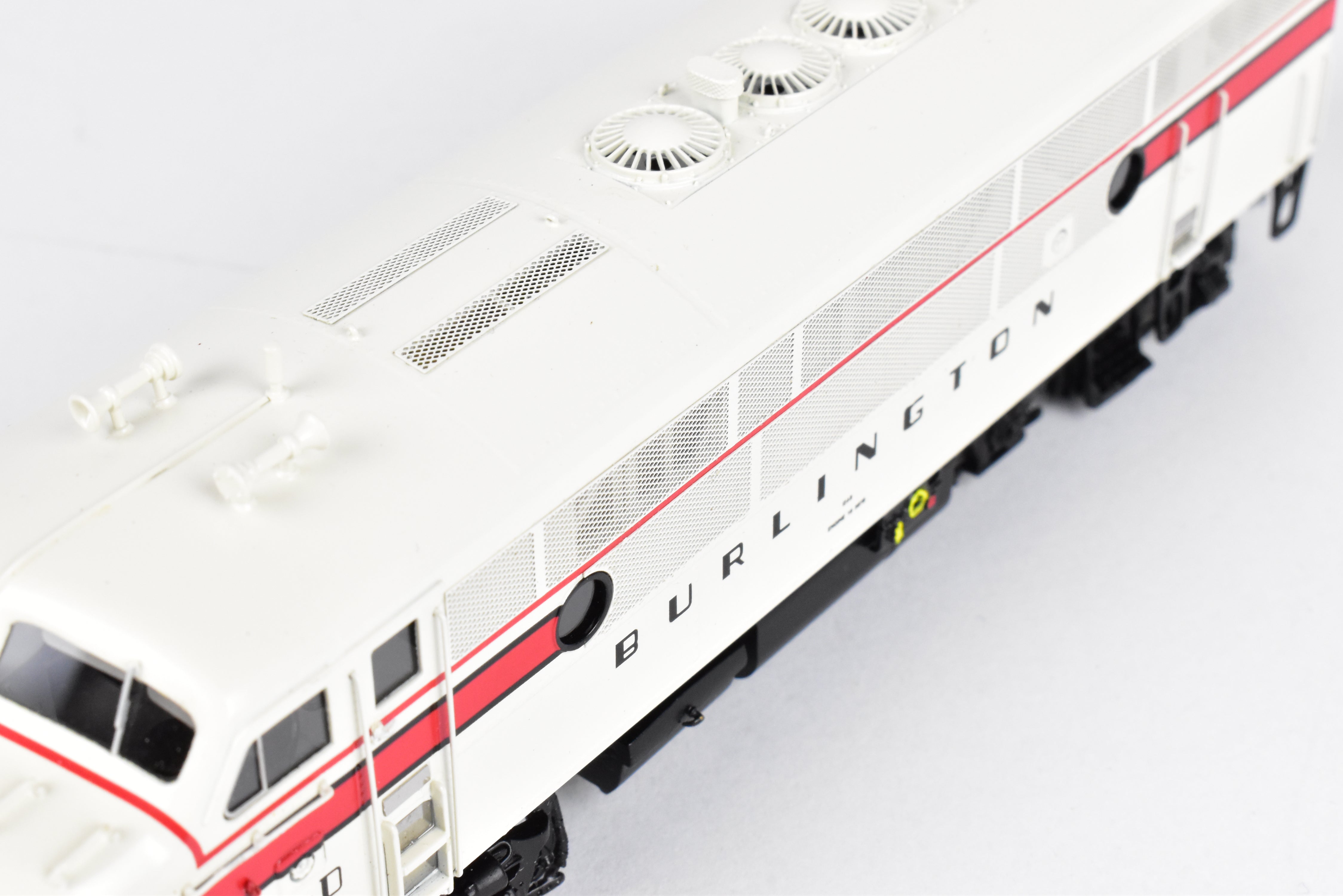 HO Scale Brass DVP Division Point EMD F3 A/A Set Factory Painted 122 - A/124 - D