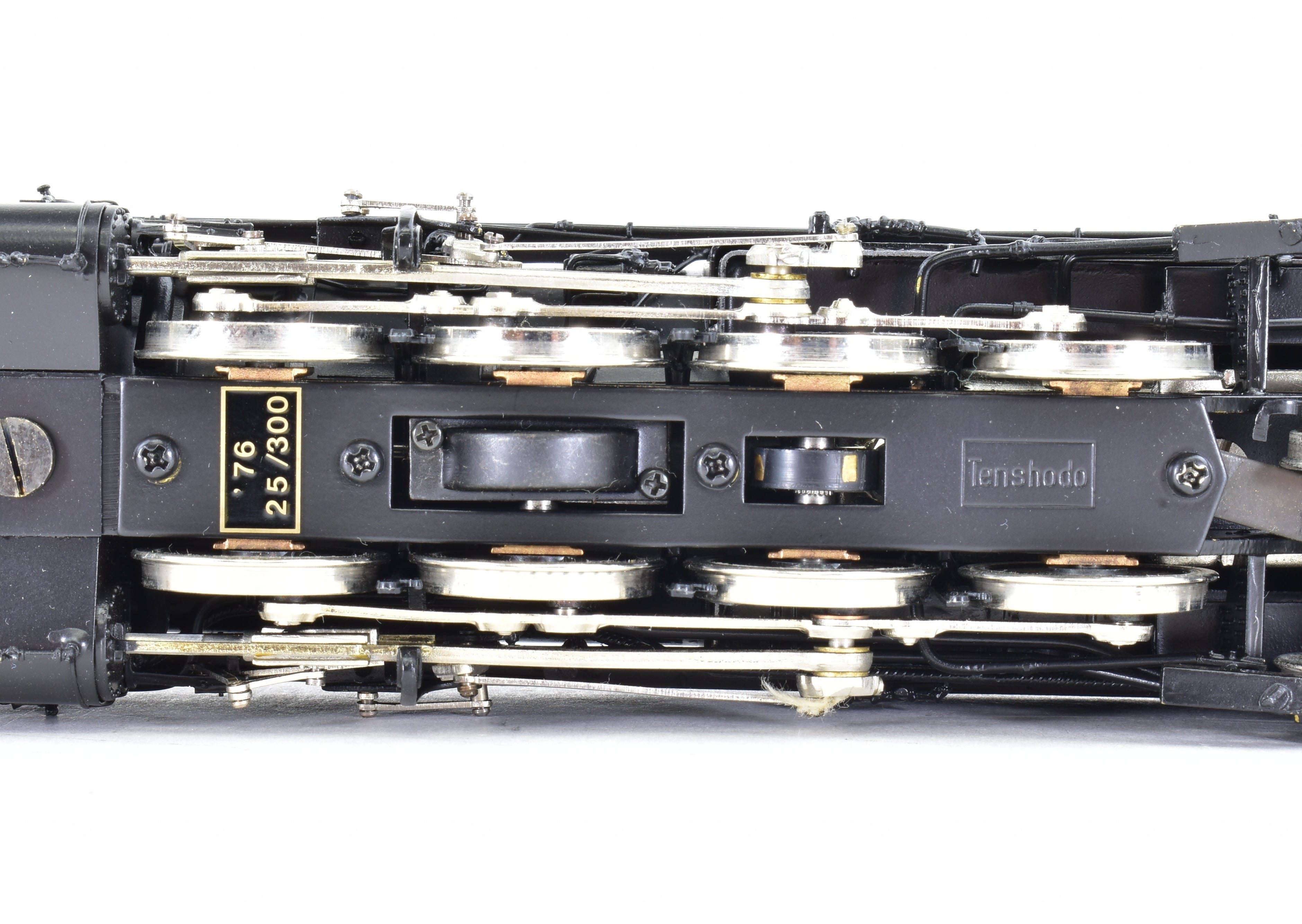 HO Scale Brass Model Train - Tenshodo SP Southern Pacific AC - 12 4 - 8 - 8 - 2 Cab Forward Factory Painted Locomotive from 1976 Production Run