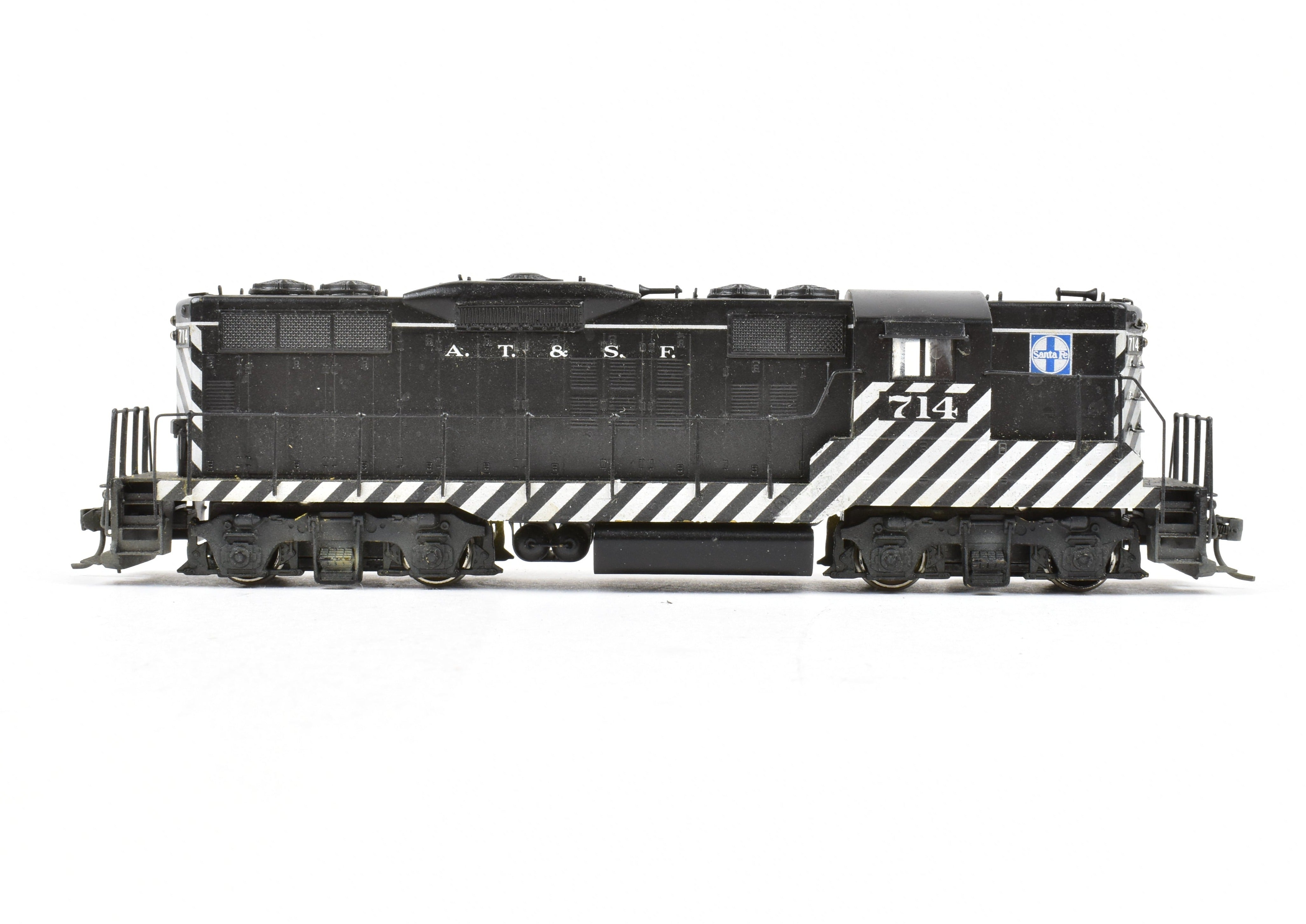 High - Quality HO Scale Brass Hallmark Models ATSF - Santa Fe EMD GP - 9 Diesel Locomotive with Custom Painted Finish and New NWSL Gears