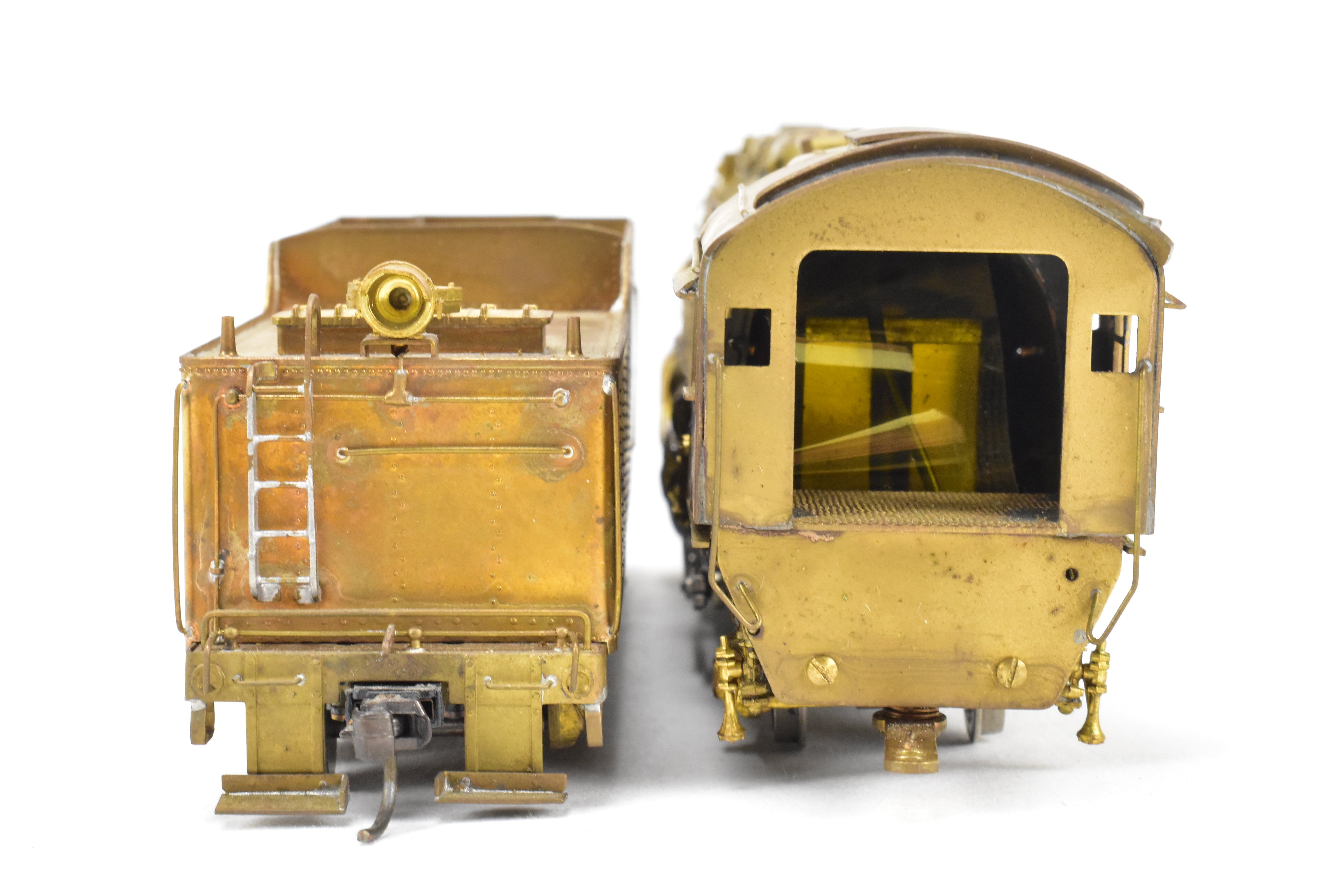High - Quality HO Scale Brass Pacific Fast Mail (PFM) Model of United C&O - Chesapeake & Ohio H - 6 2 - 6 - 6 - 2 Steam Locomotive