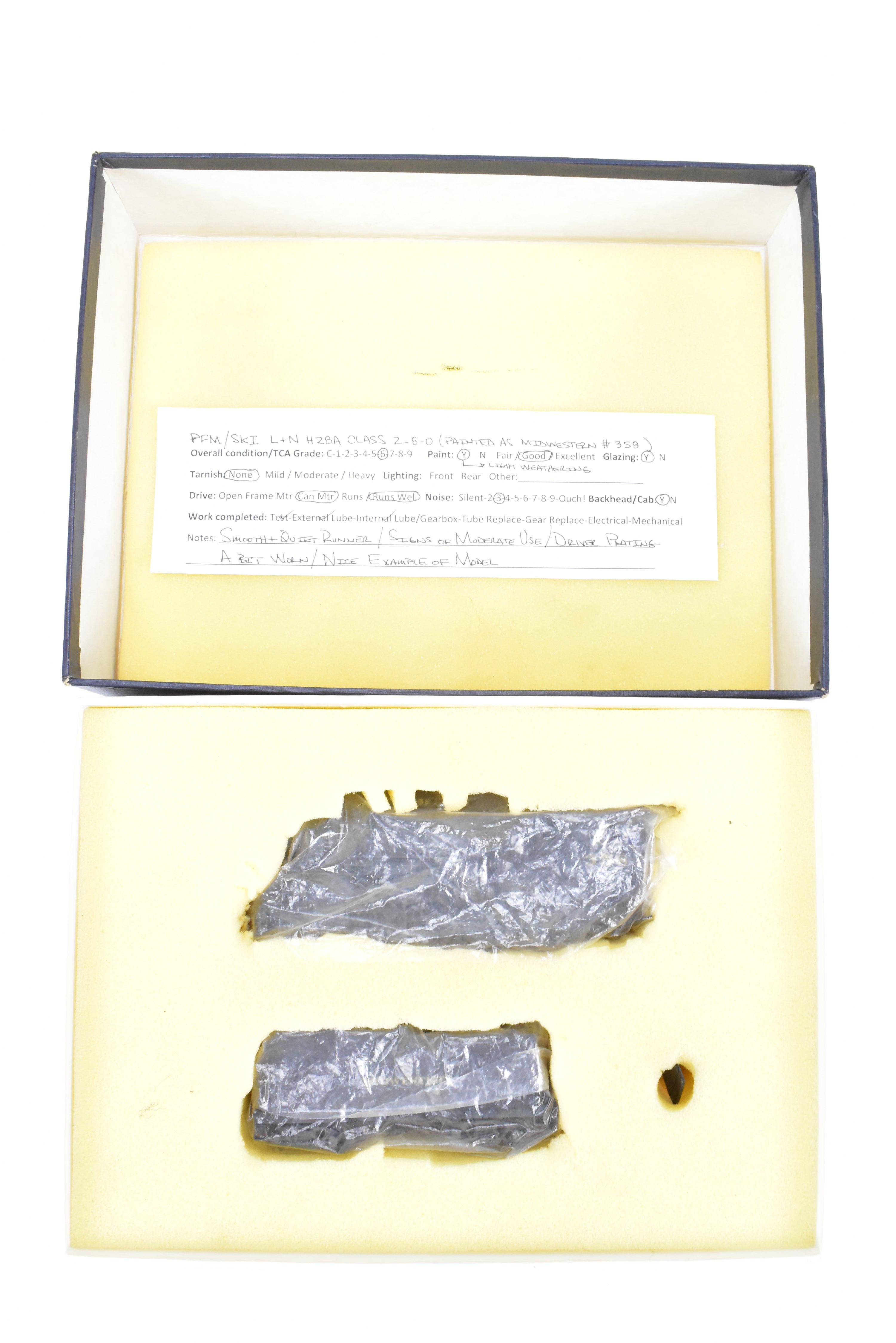 High - Quality HO Scale Brass Pacific Fast Mail Model Train - United ATSF - Santa Fe 2 - 8 - 0 Consolidation Pacific Fast Mail in Private Road Red Island #14, Sold As - Is Condition
