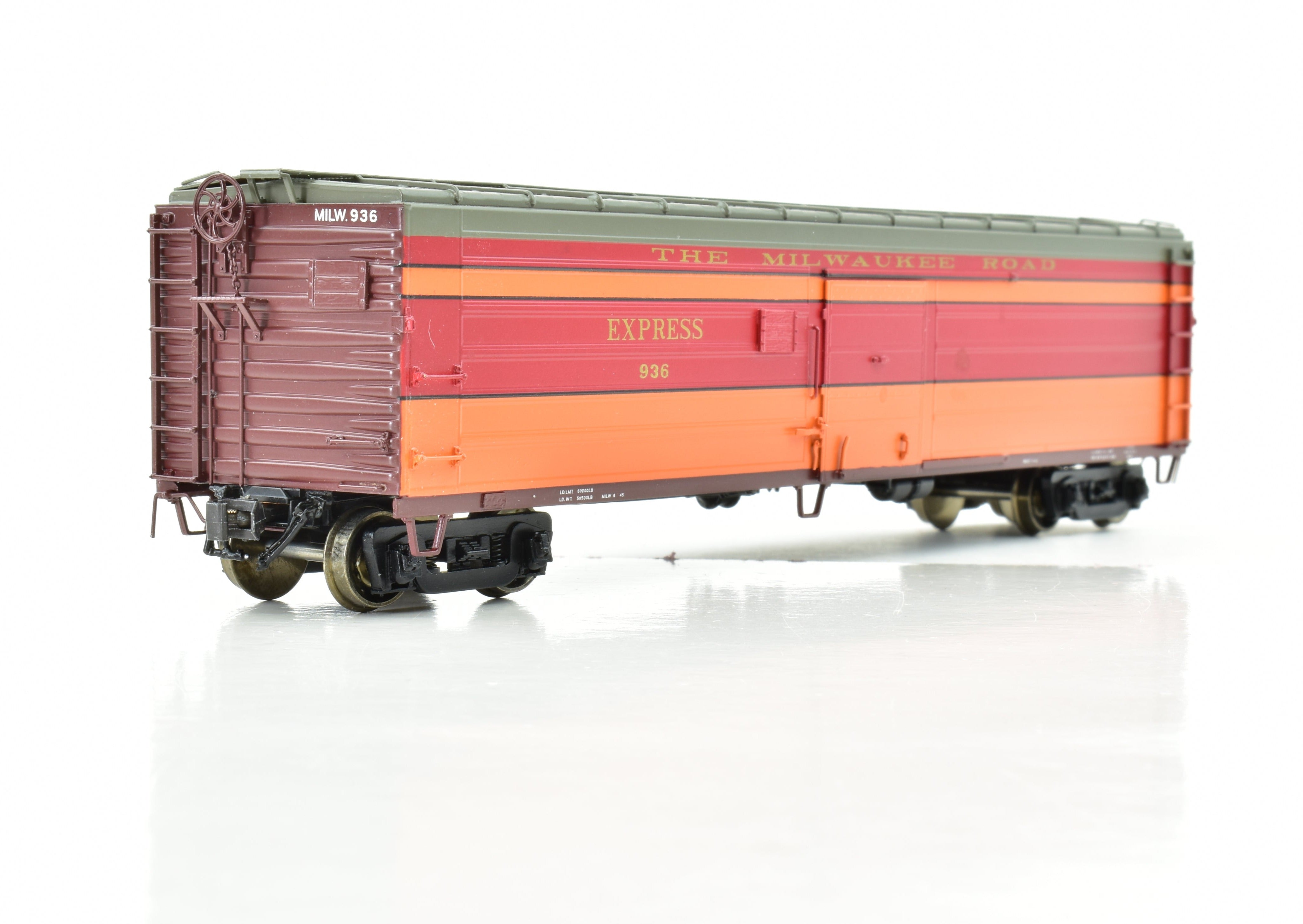 HO Scale Brass Milwaukee Road 50' Passenger Express Boxcar #936 Factory Painted